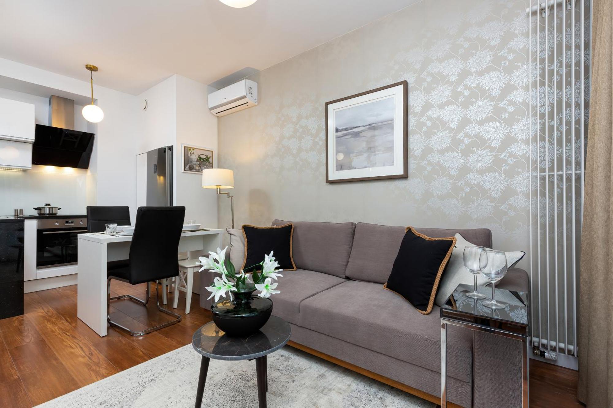 Royal Center Mennica By Renters Varsóvia