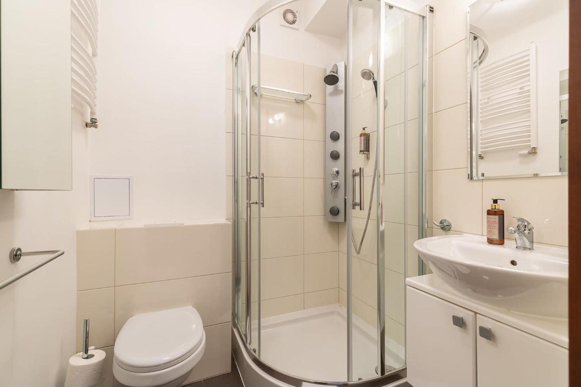 Rent Like - Sniadeckich 1/15 * Warsaw