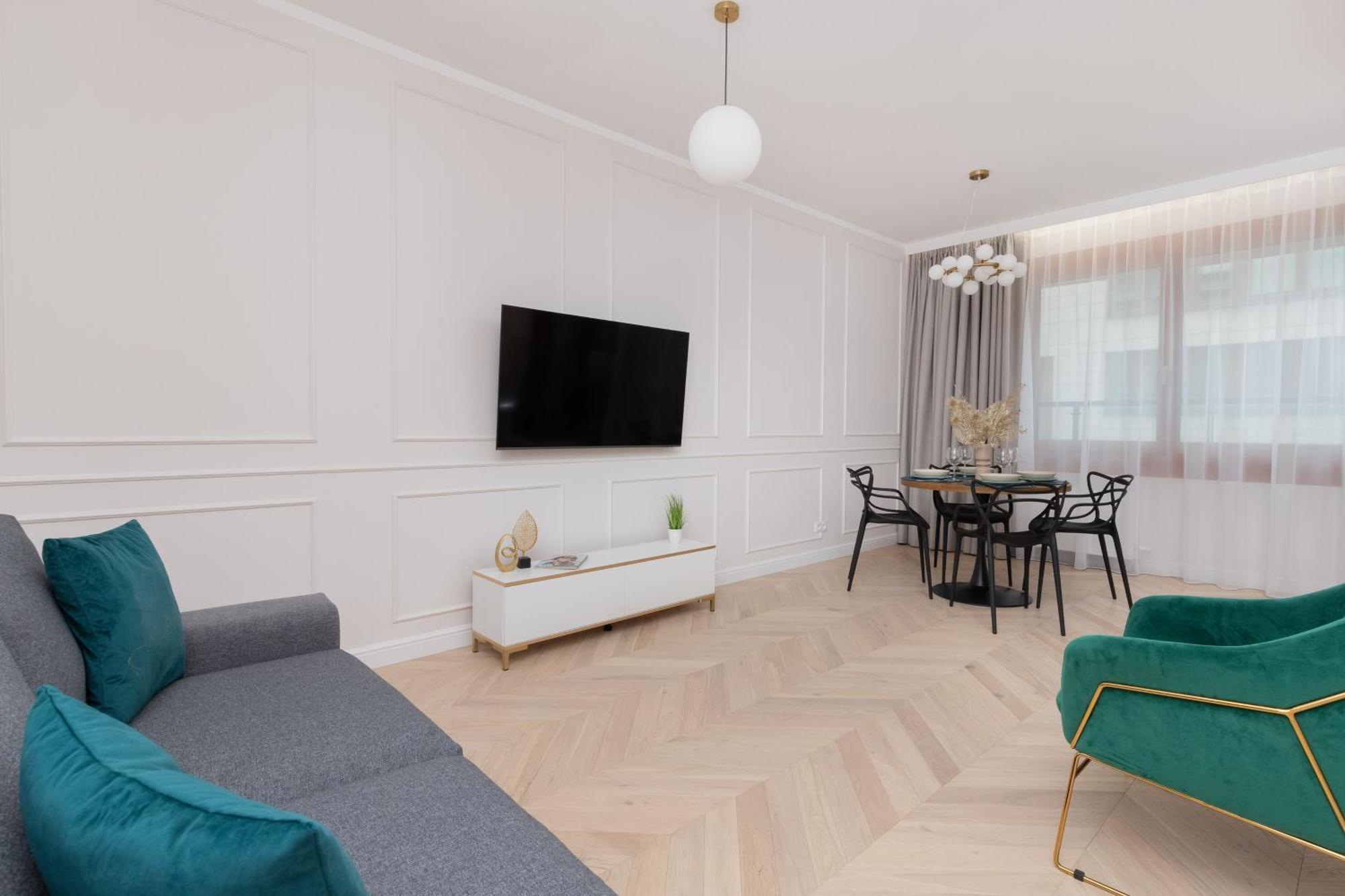 Lux Niemcewicza With Ac & Balcony Ochota By Renters * Warsaw