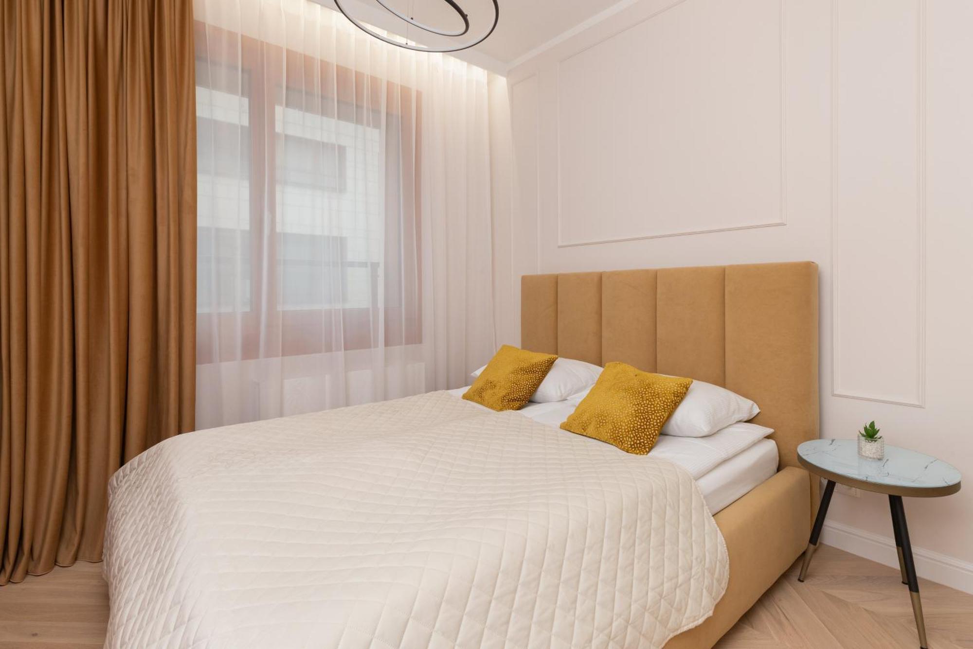 Lux Niemcewicza With Ac & Balcony Ochota By Renters Apartment