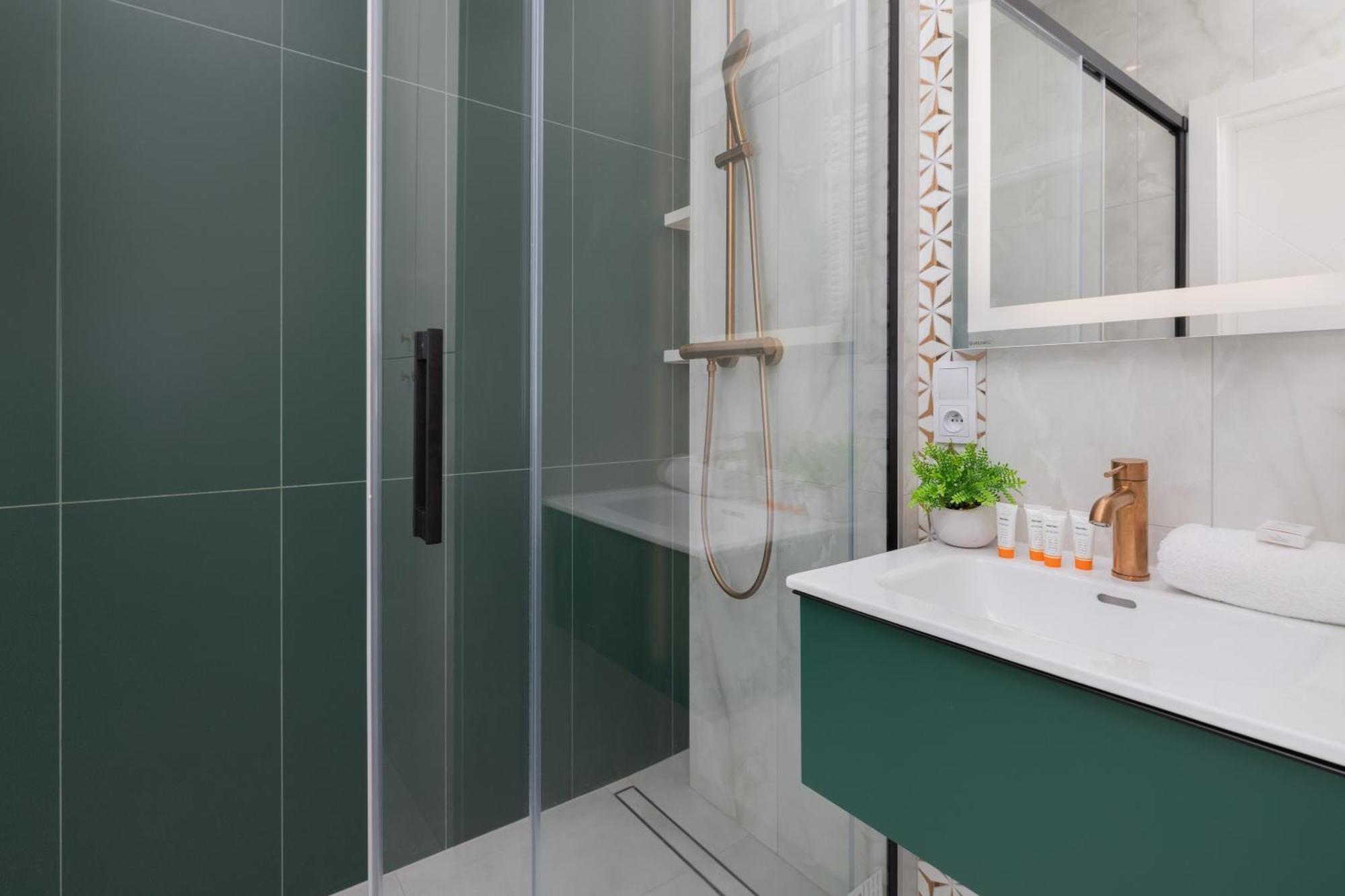 Apartment Lux Niemcewicza With Ac & Balcony Ochota By Renters *