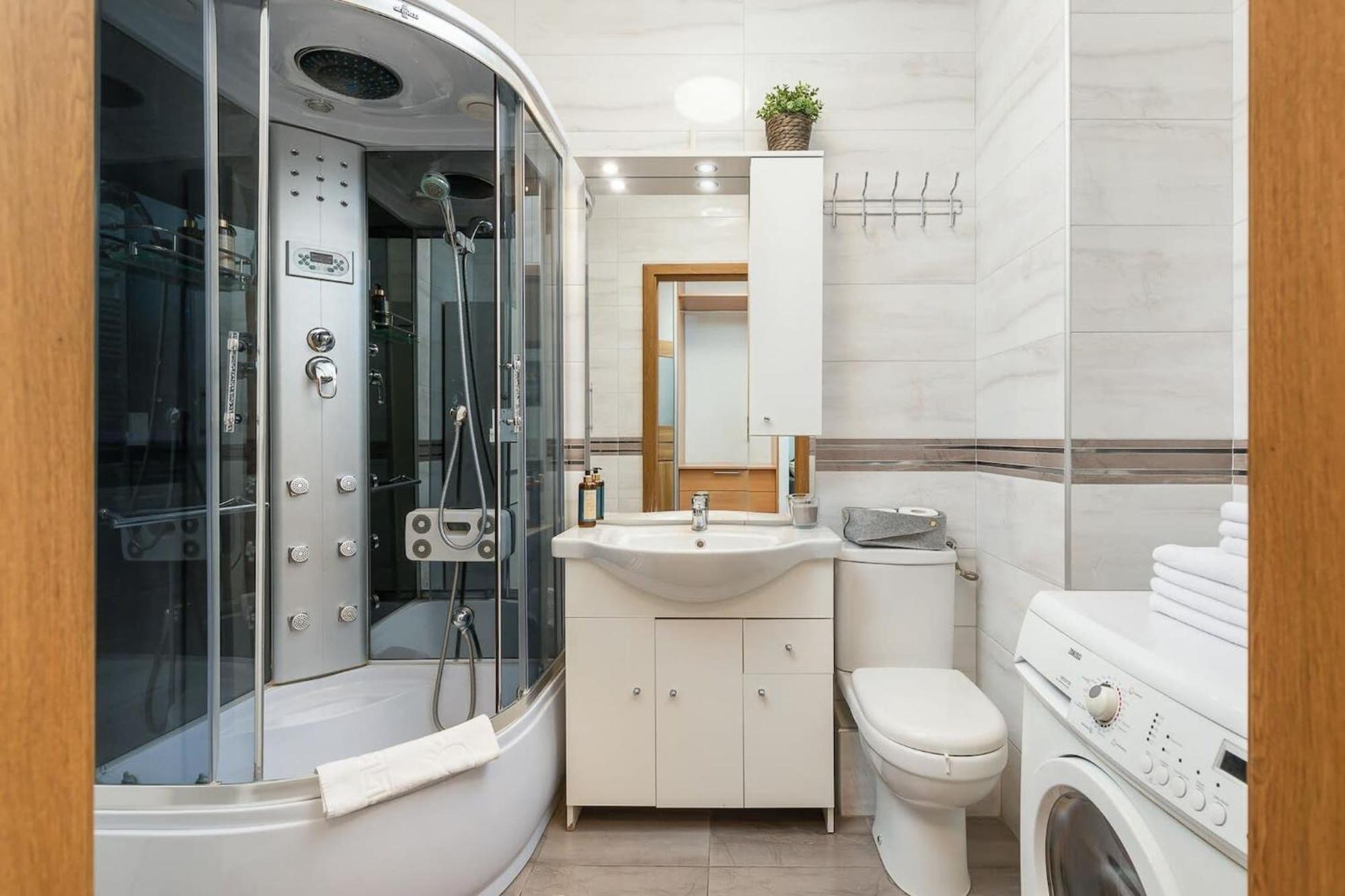 Burakowska 16 - Modern With Balcony Renters