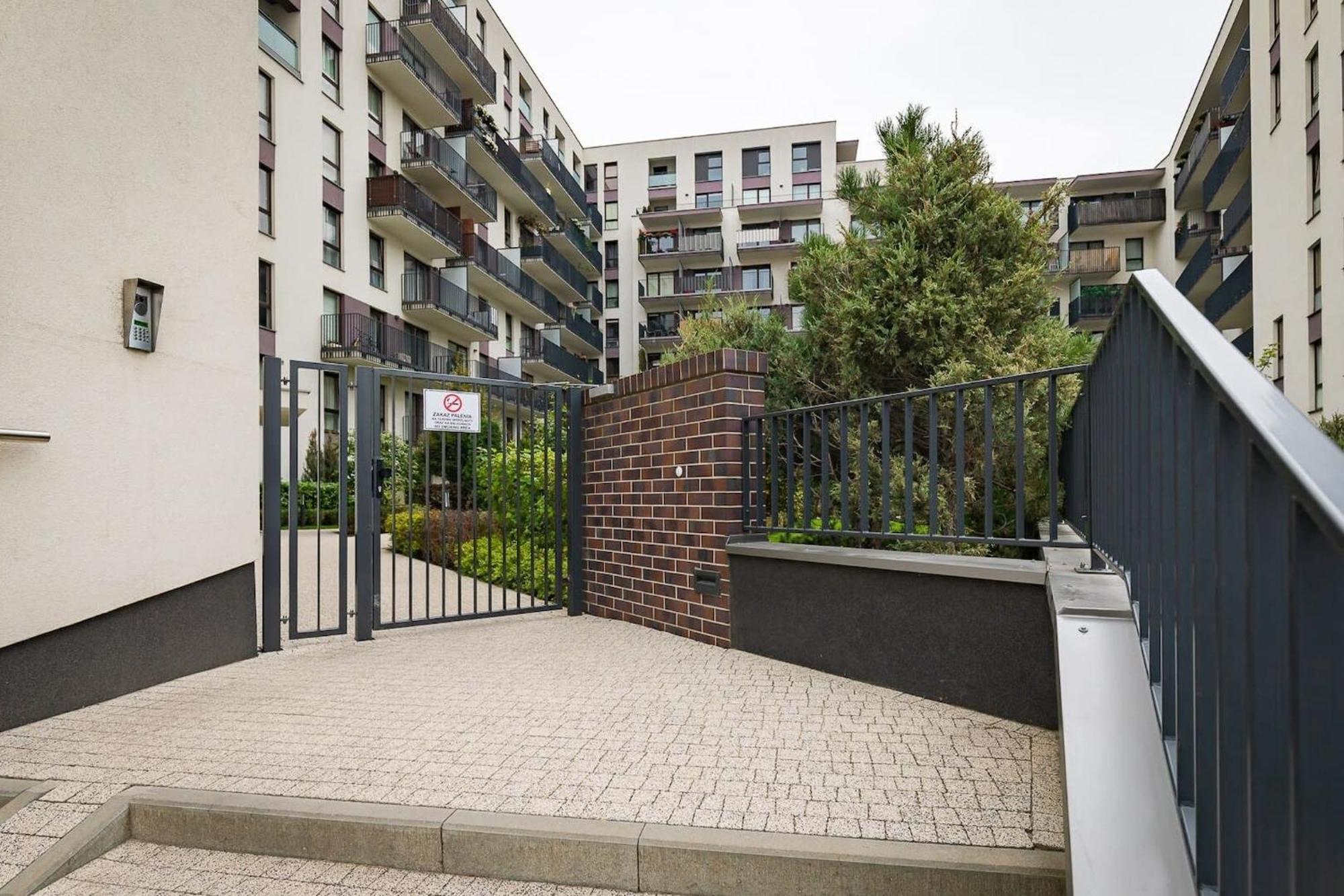 Burakowska 16 - Modern With Balcony Renters Apartamento Varsóvia
