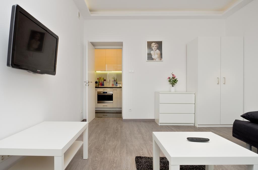 Goodnight - Plac Konstytucji 3 Apartment Warsaw