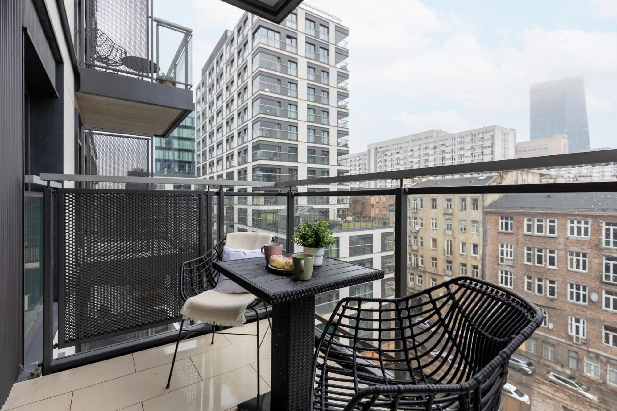 Mennica Lux City Centre By Renters Prestige