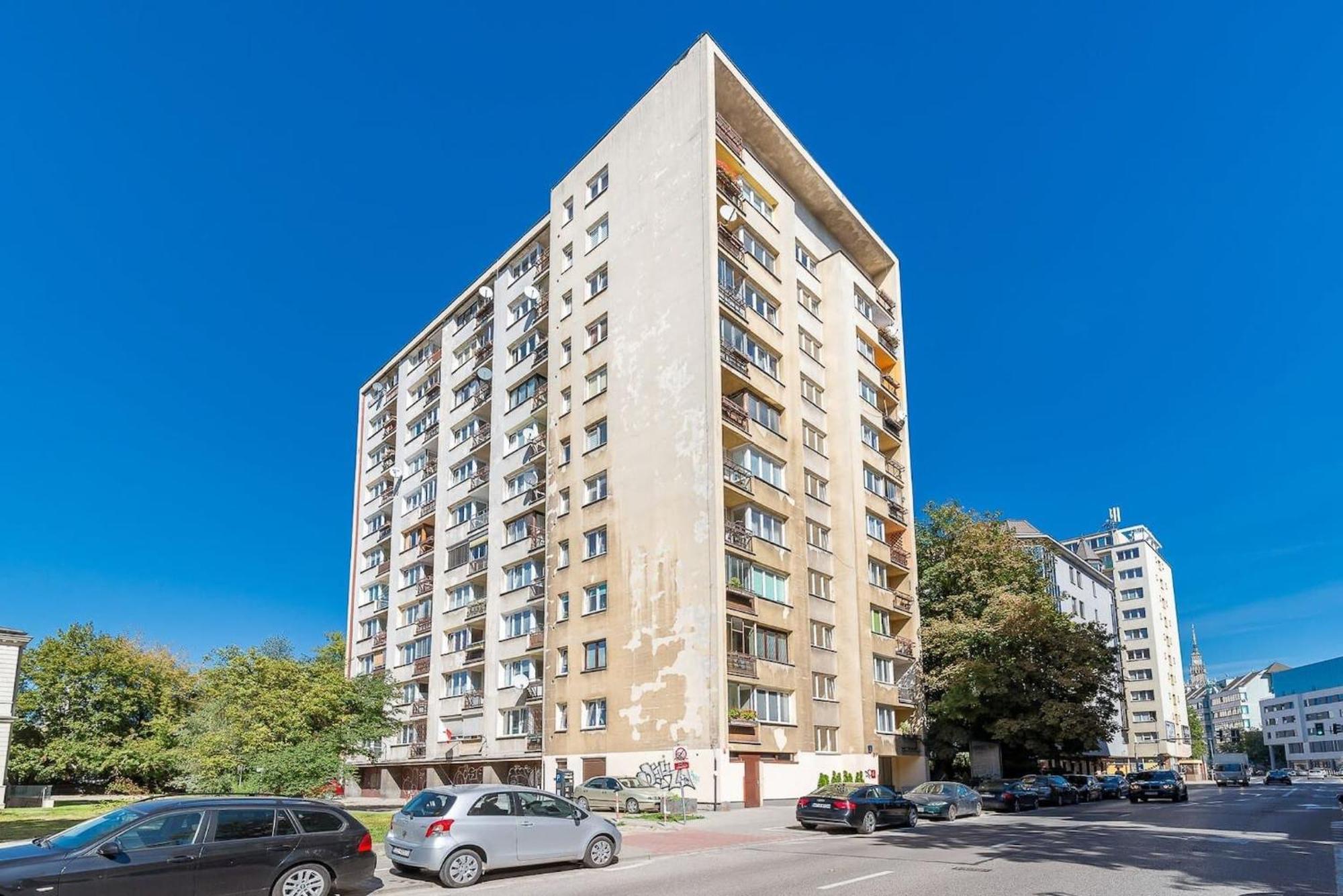Navy Aesthetic With Balcony By Renters Apartamento