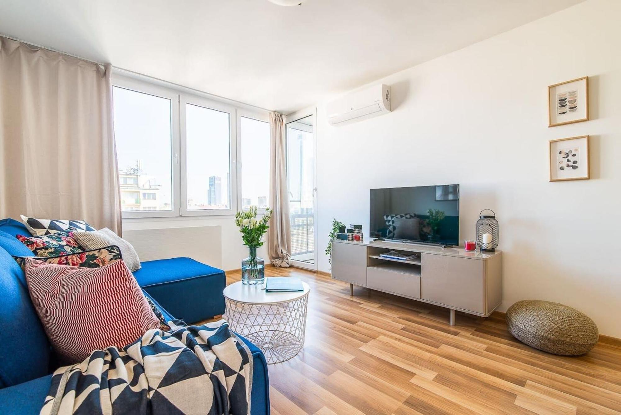 Navy Aesthetic With Balcony By Renters Căn hộ Warsaw