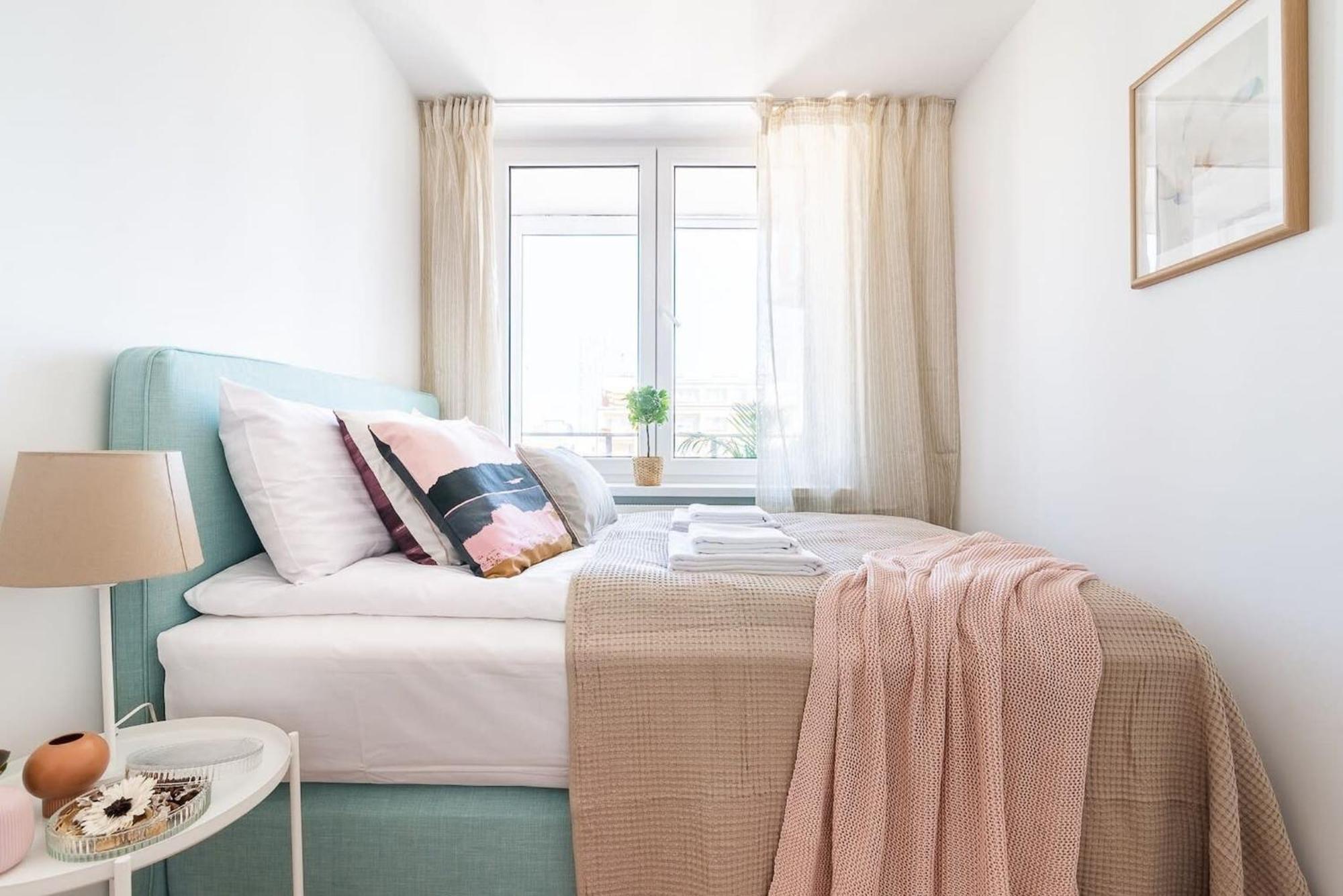 Navy Aesthetic With Balcony By Renters * Warsaw