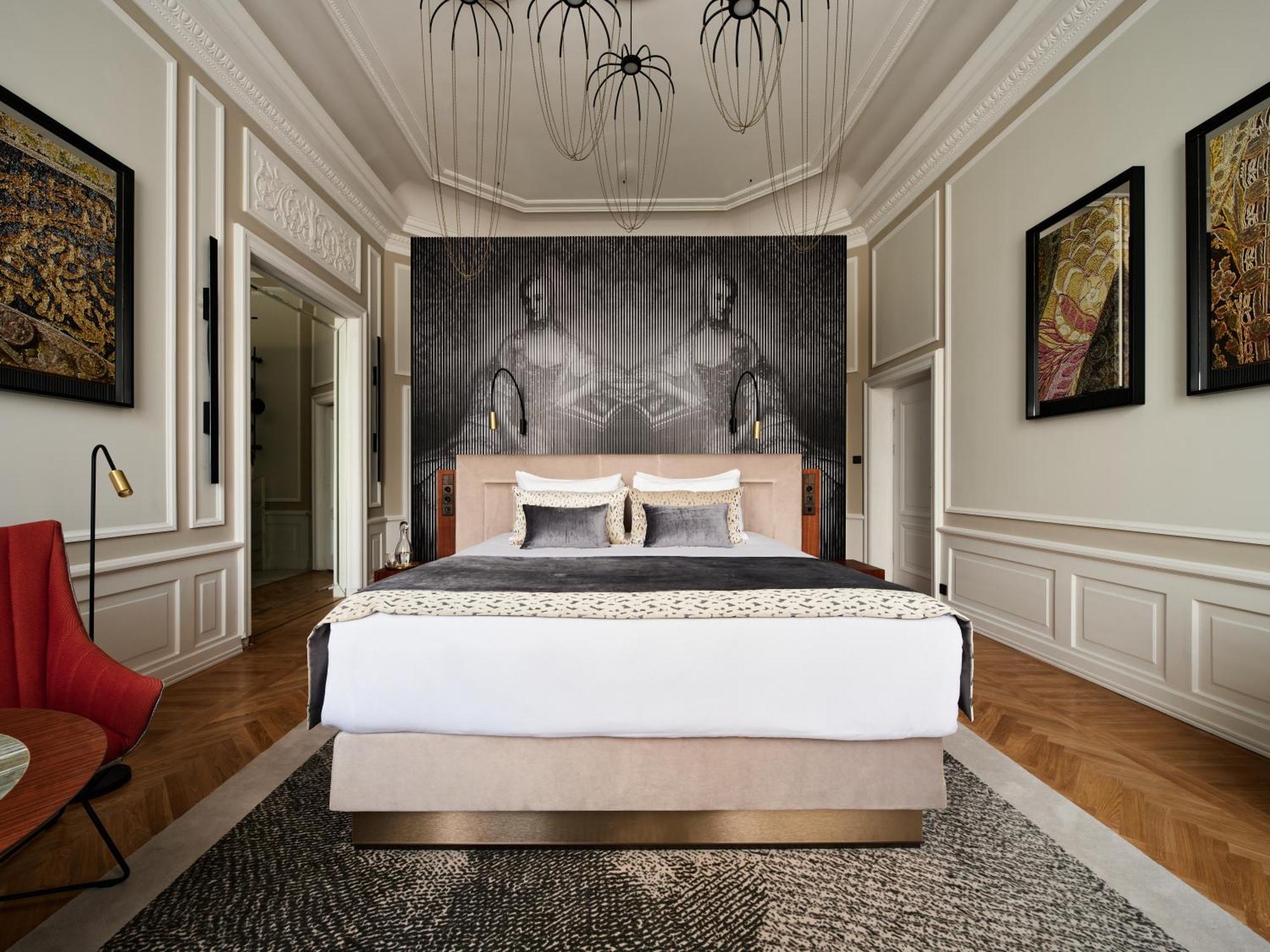 Verte, Warsaw, Autograph Collection Warschau