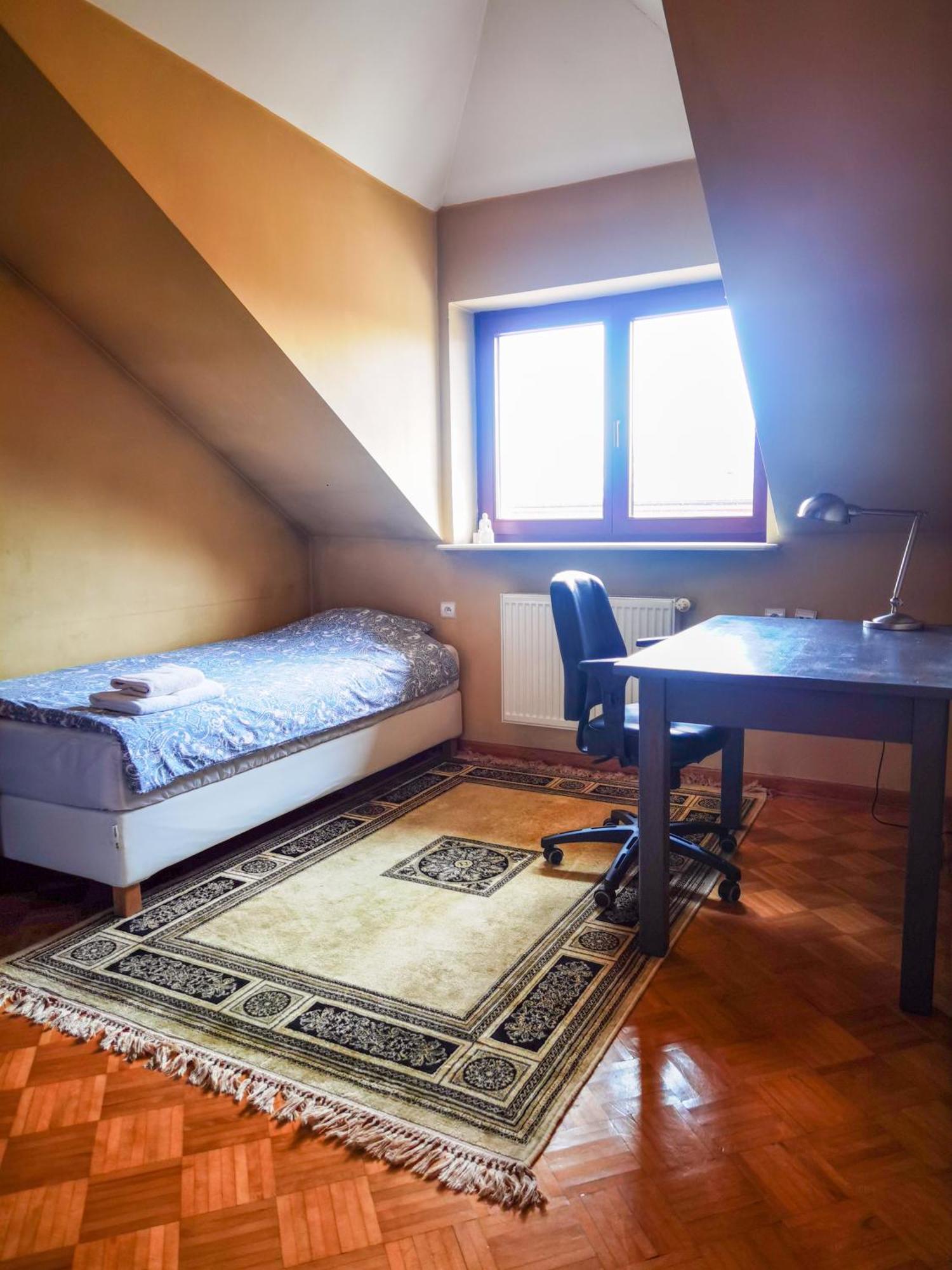 Homestay Feels Like Metro Zacisze Warsaw
