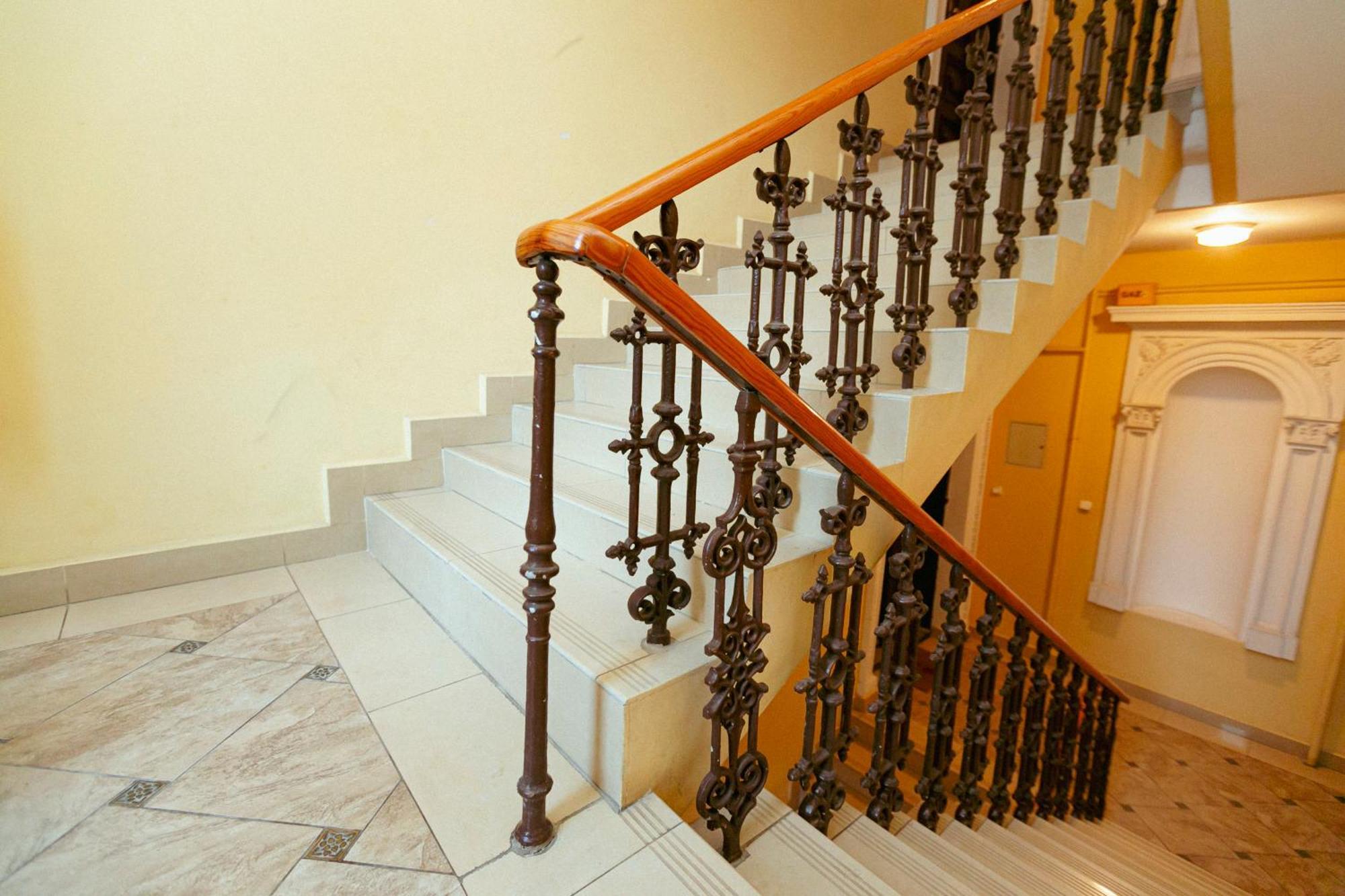 Apartment Wspolna 54a: With Free Parking Warsaw