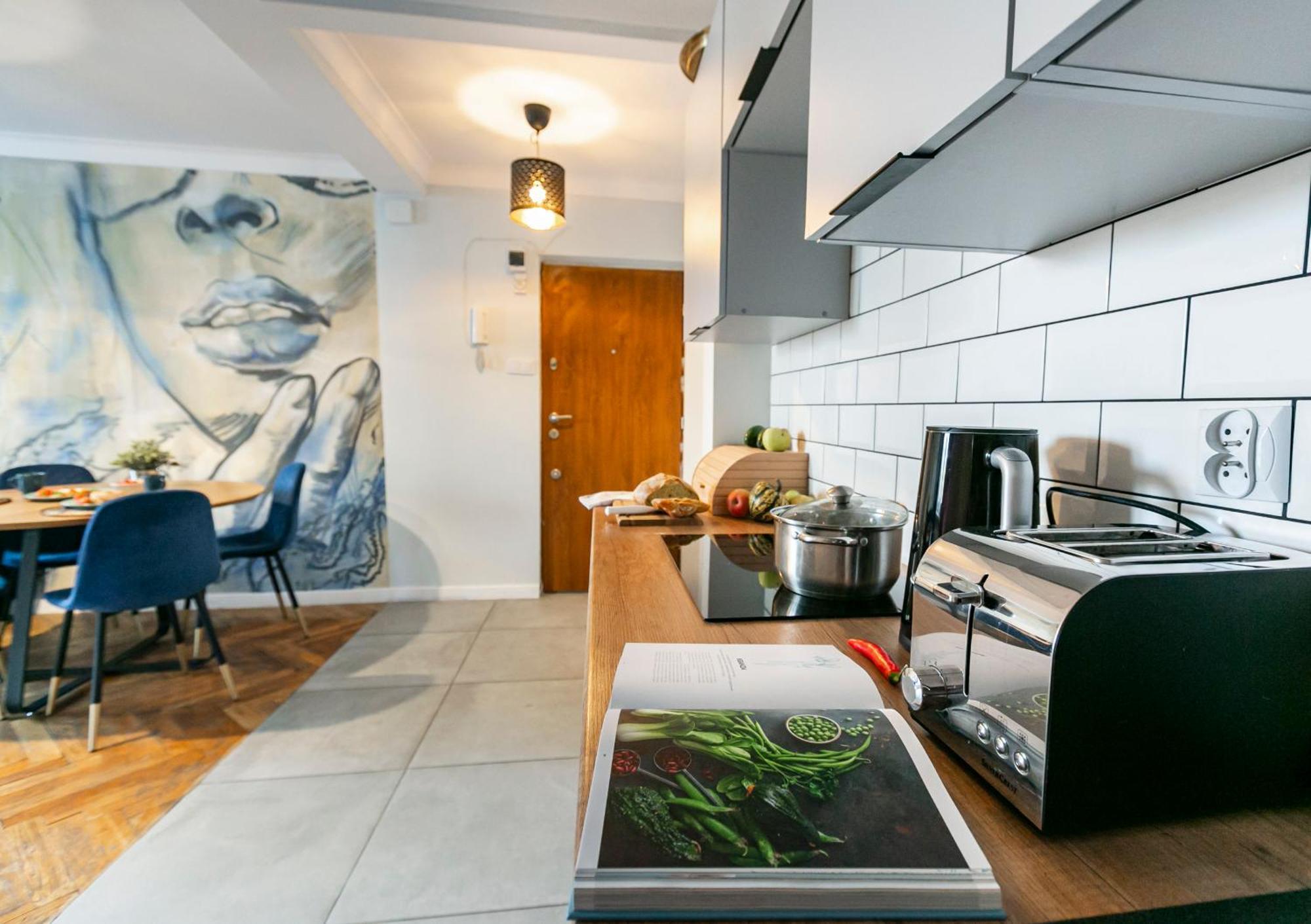 Nowogrodzka 78 - Dla 4 Osob - 200m Od Szpitala Klinicznego Na Lindleya - 1km Do Dworca Centralnego - Wifi - Smart Tv 45 Cali Apartment *