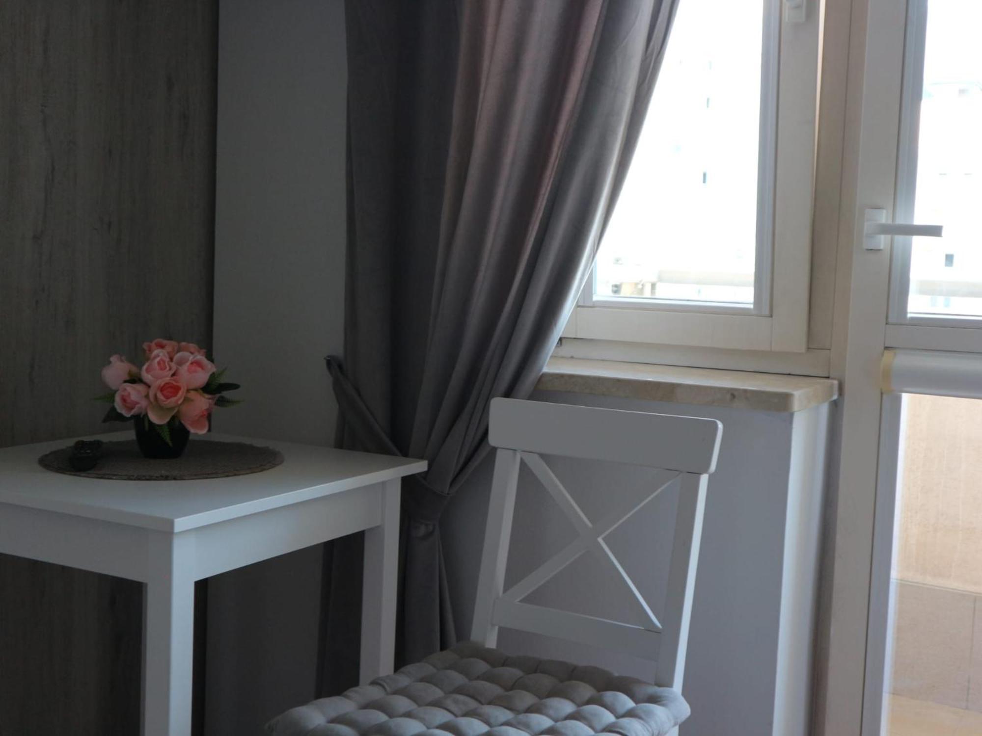 Nad Jeziorkiem Apartment *