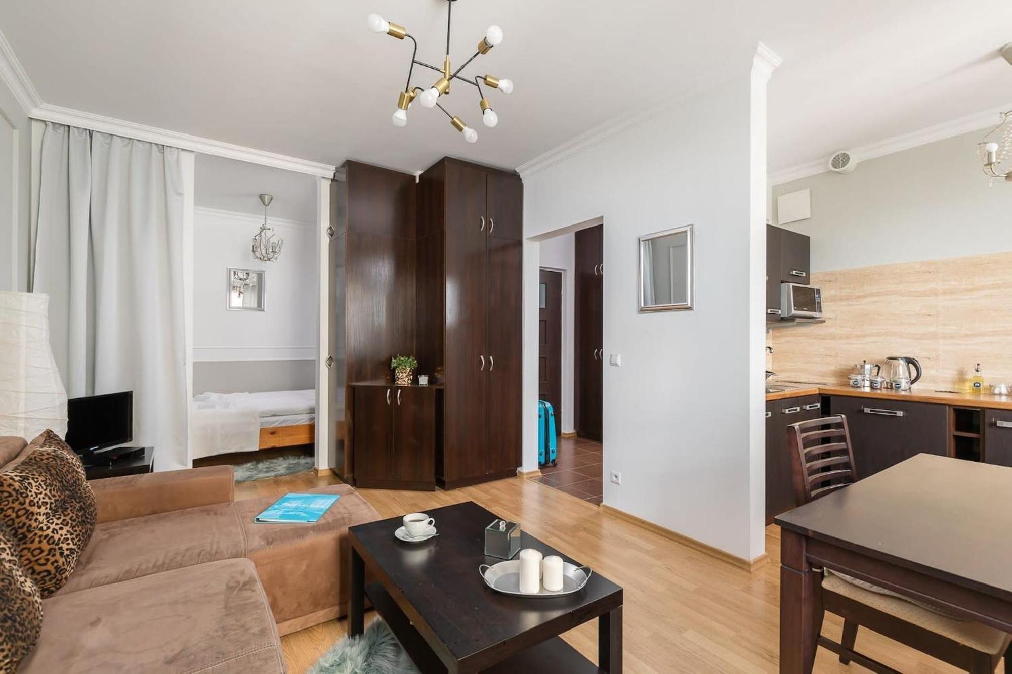 Rent Like - Slominskiego 5 *