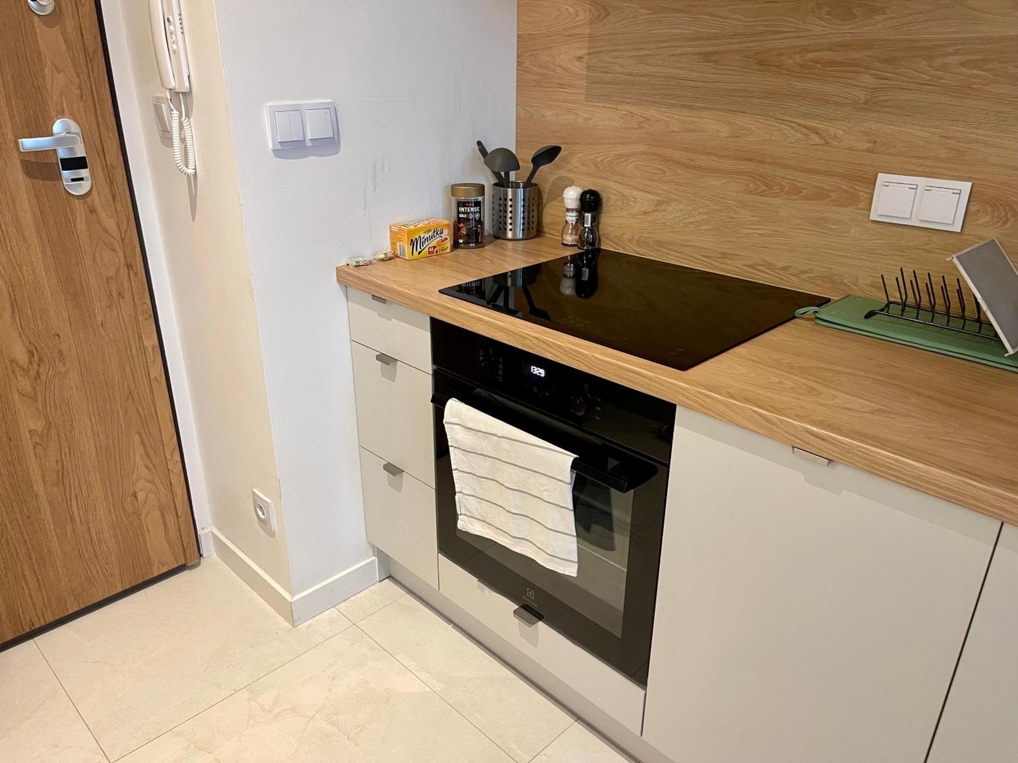 Time&house Pileckiego Przy Centrum Onkologi I Klinice Novum Apartament Na Wylacznosc Pokoj,sypialnia,lozko, Lazienka,kuchnia Apartament
