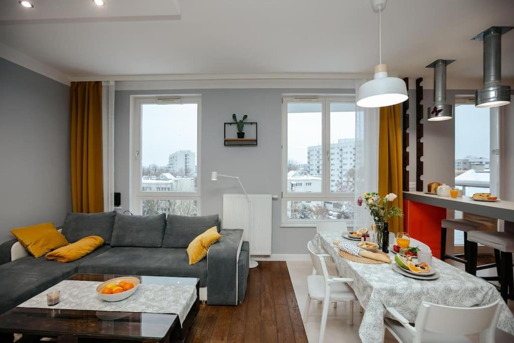 Apartment Modern, Spacious With Garage And Balcony *