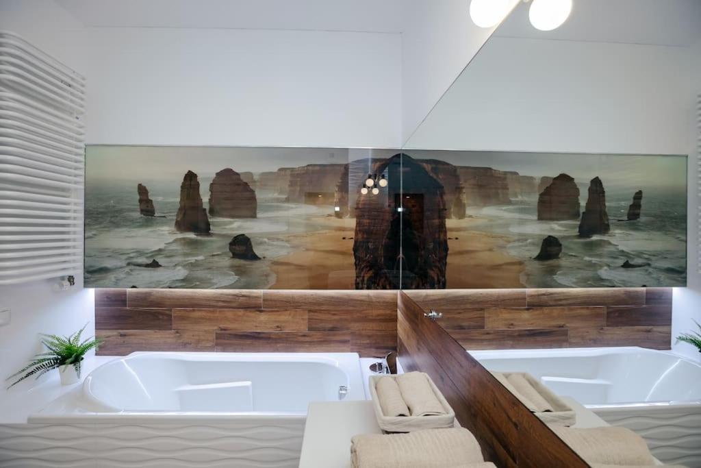 Apartament Modern, Spacious With Garage And Balcony