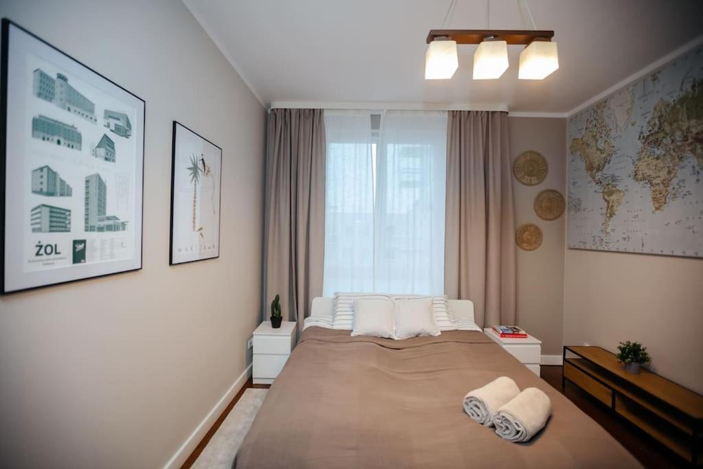 Modern, Spacious With Garage And Balcony *