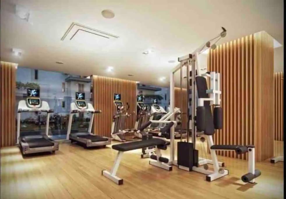 Apartment Modern, Spacious With Garage And Balcony *