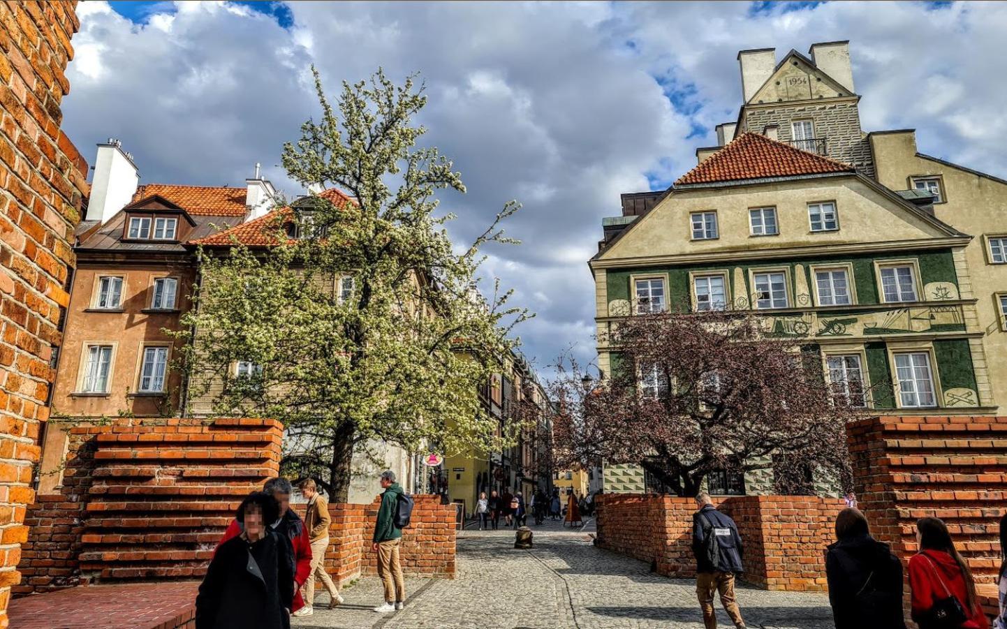 Atmospheric Next To Old Town Square By Renters * Warsaw