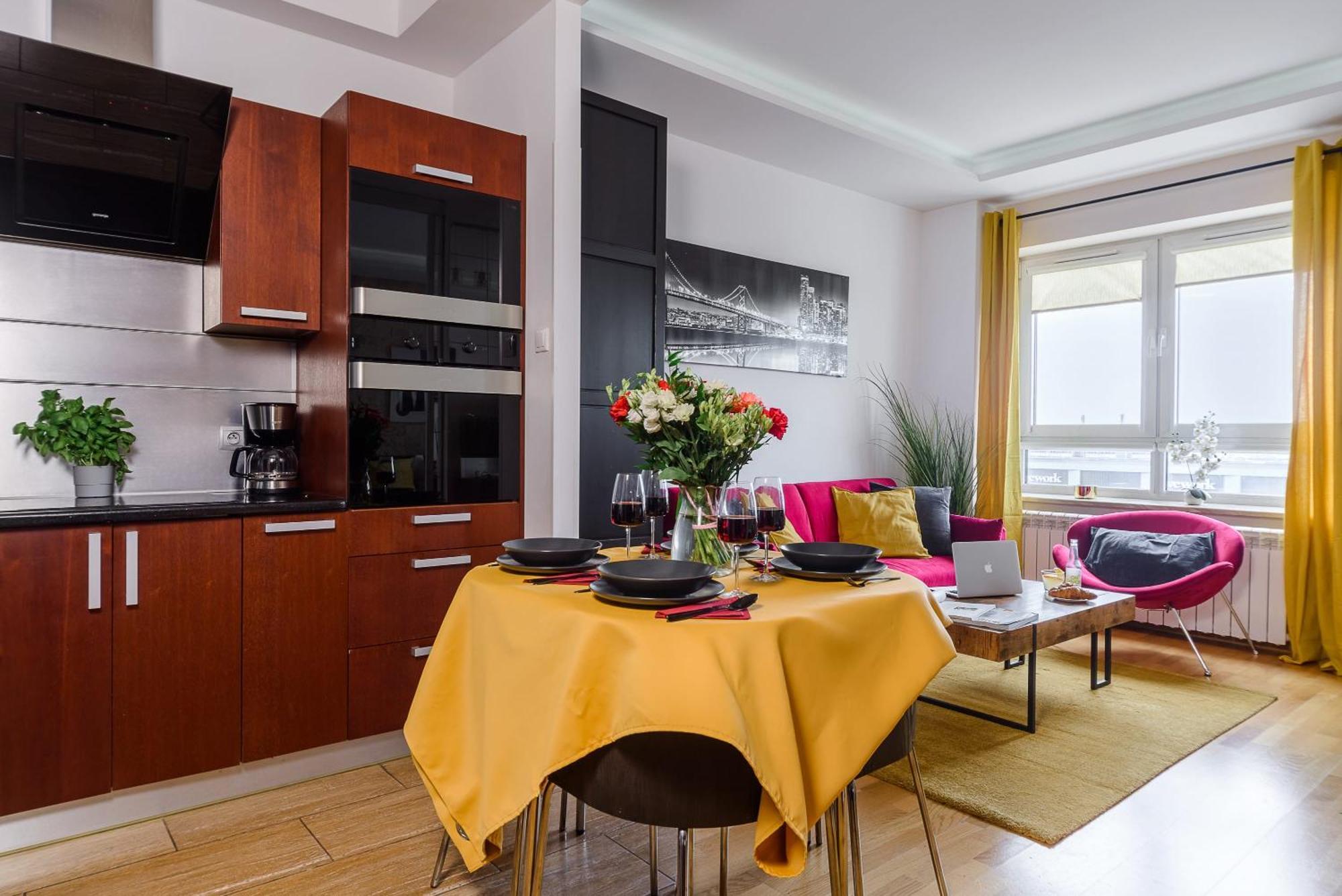 Apartment Lumina With Balcony Platinum Tower *