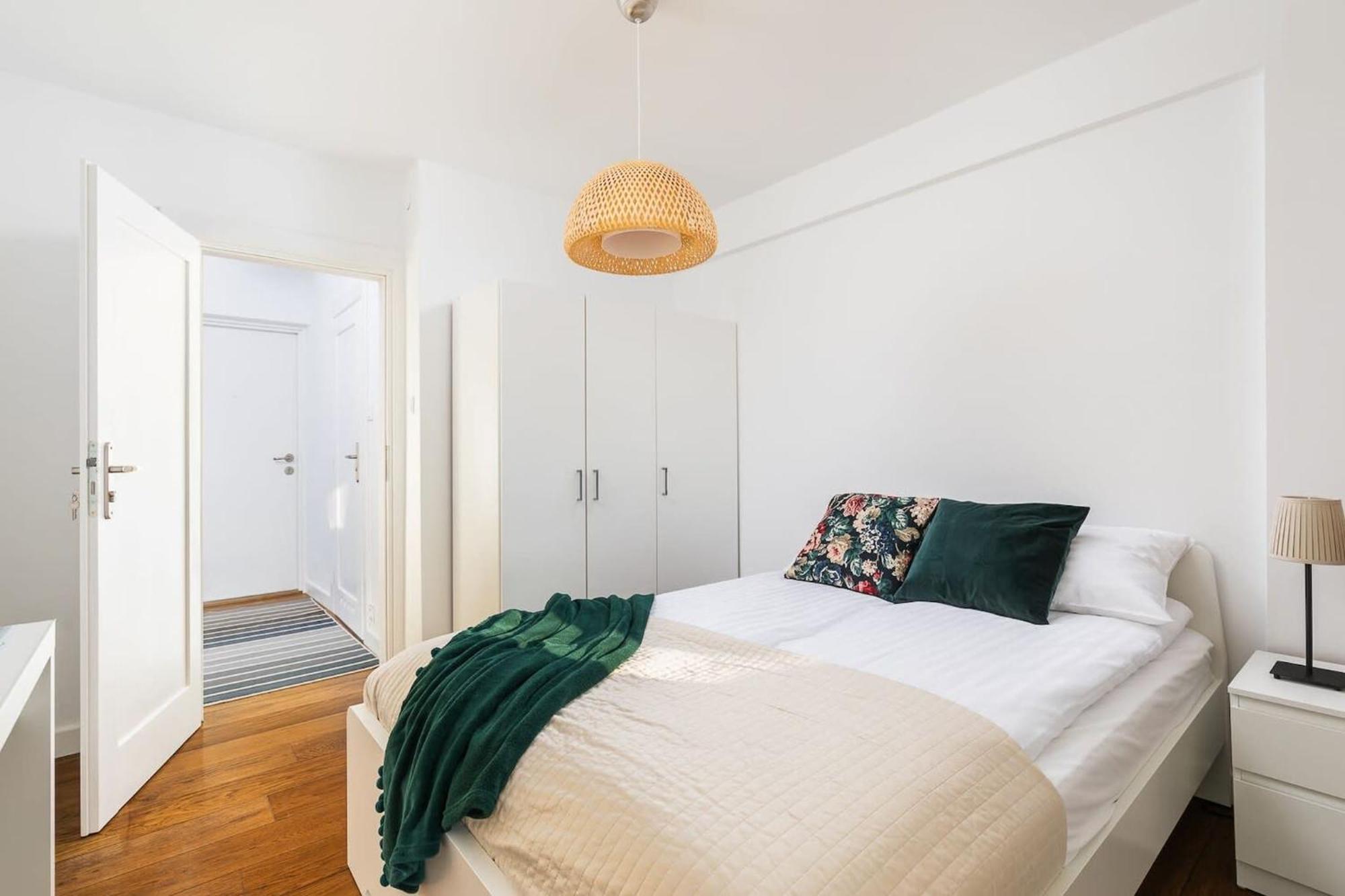Rent Like - Salezego 6 *