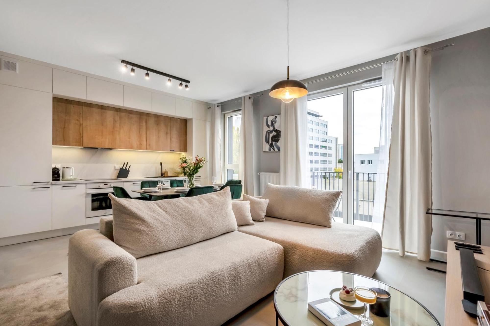 Apartamento Prestige - Two-level Loft, 72m2, 1000mbs Internet, Parking, Gym - By Rentujemy *
