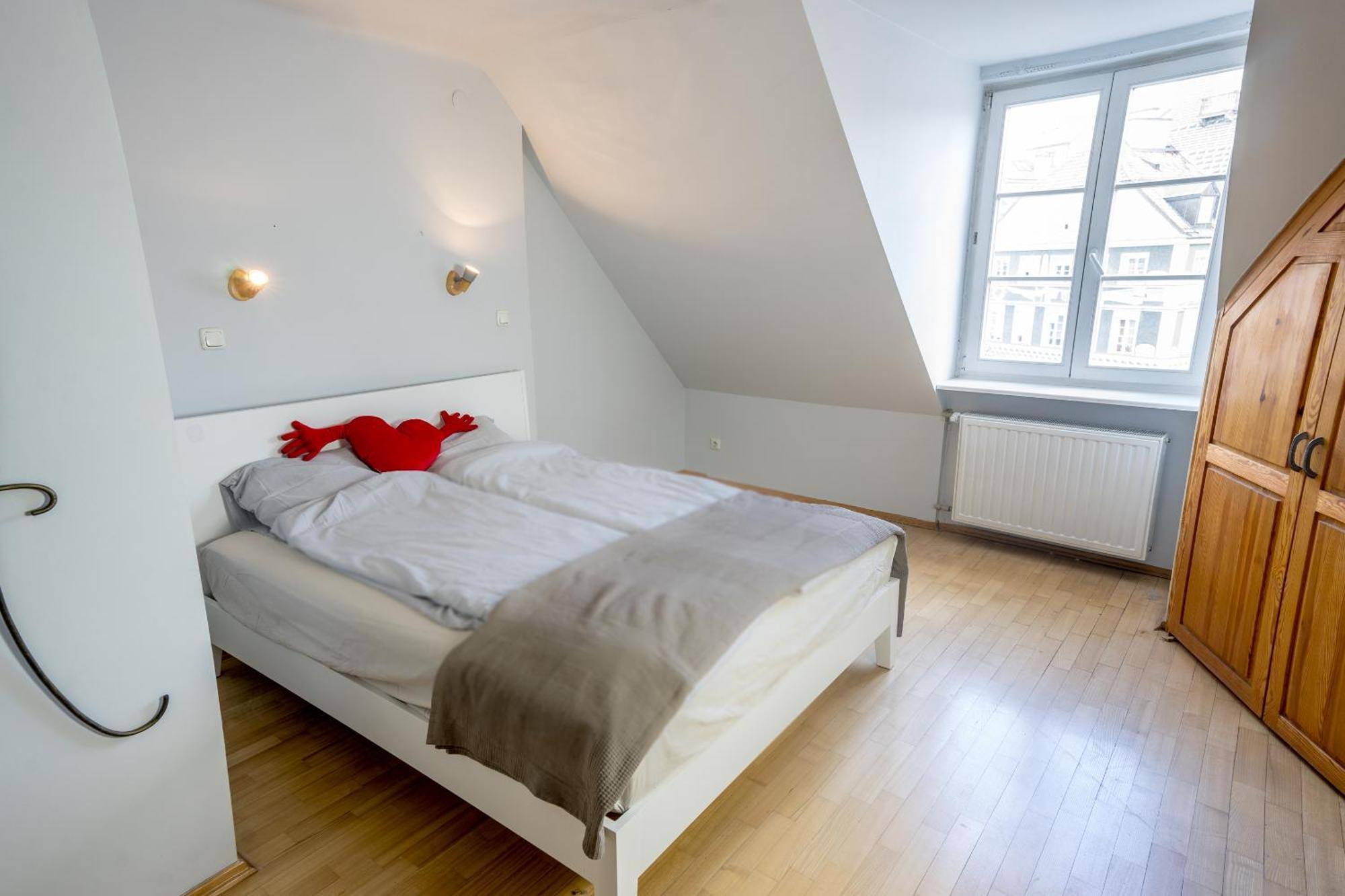 Apartment Family Apt For 2-6 - Amazing Barbacan Walls View