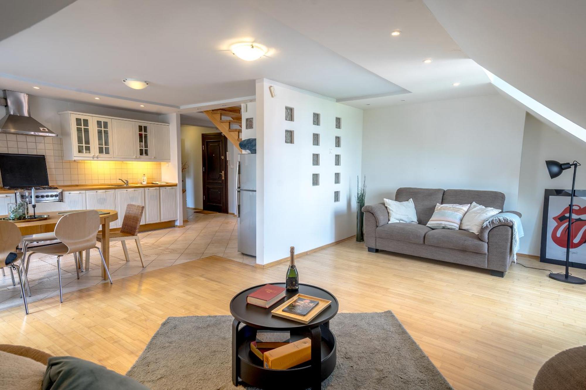 Apartment Family Apt For 2-6 - Amazing Barbacan Walls View Warsaw