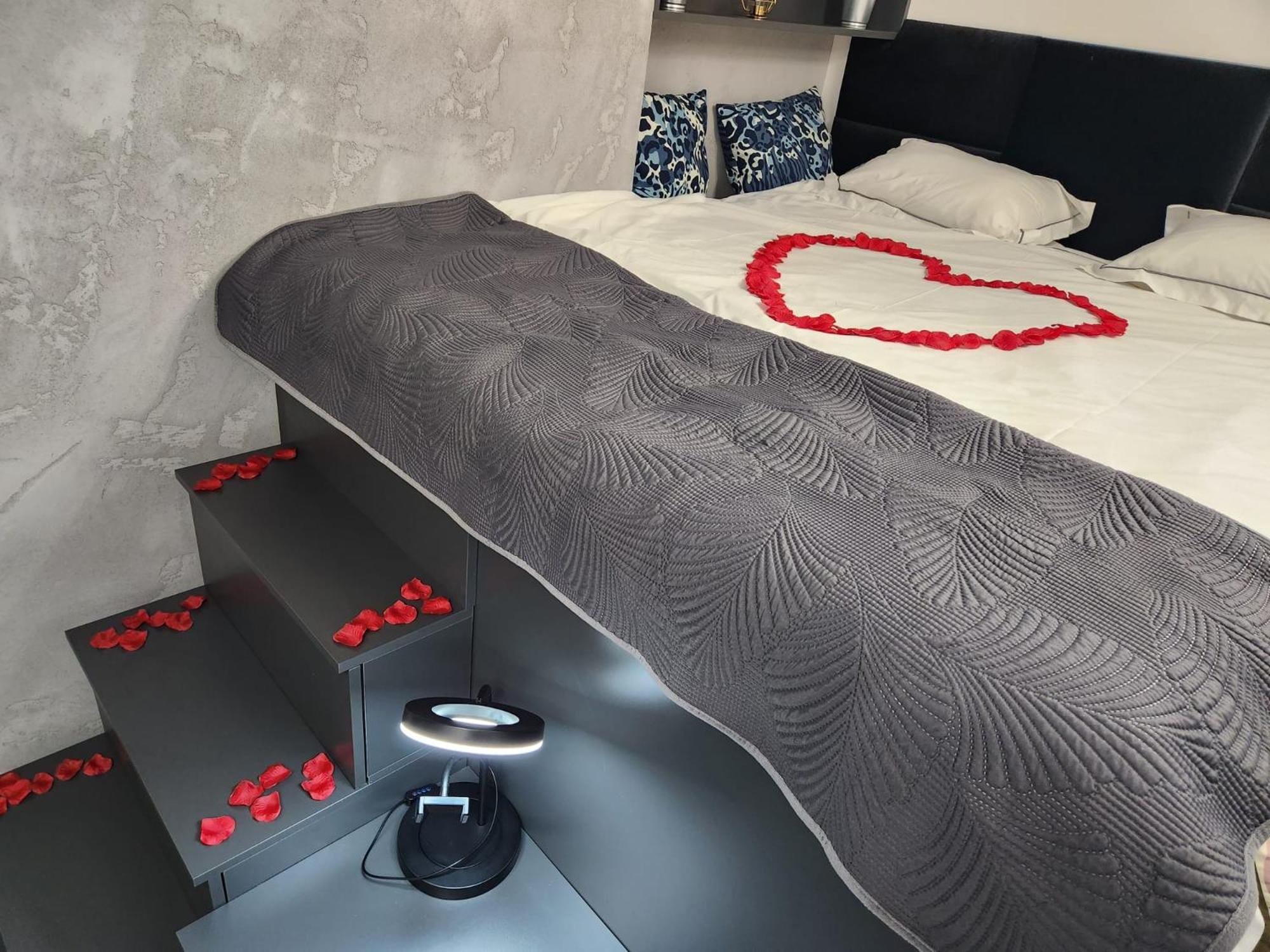 House: With Jacuzzi, Prosecco & Wellness Facilities Apartment