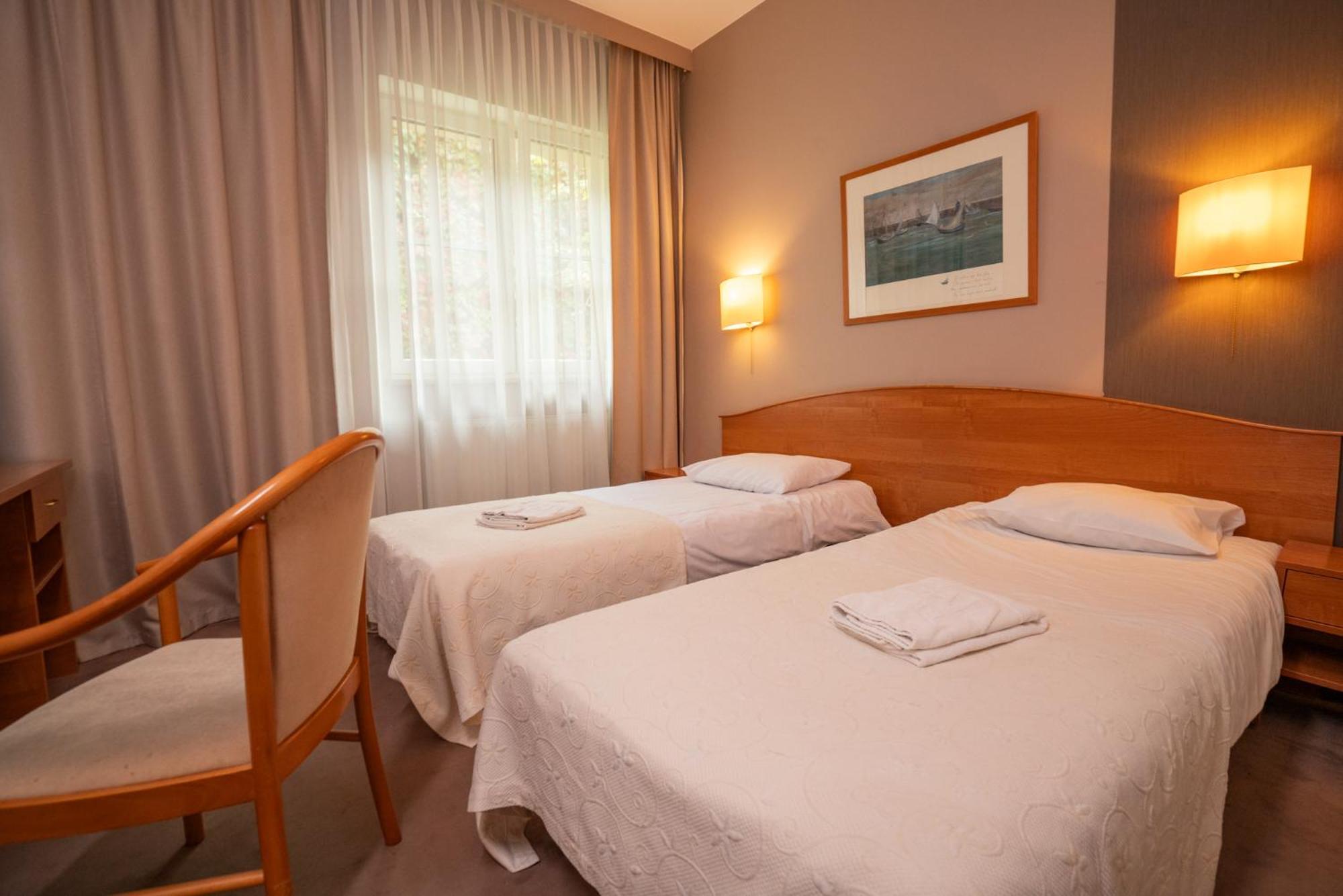 Gaja Hotel 2*
