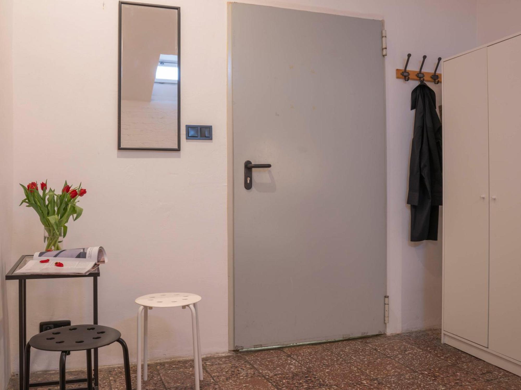 New World St And Private Hostel