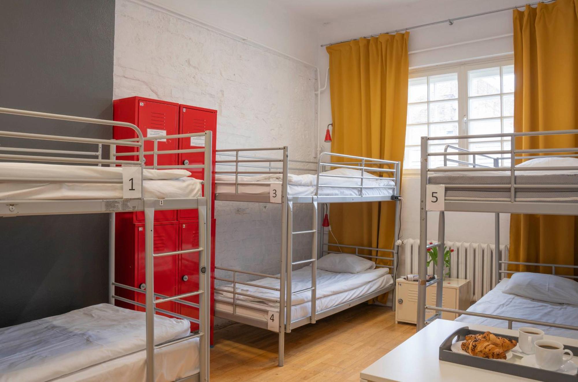 New World St And Private Hostel *