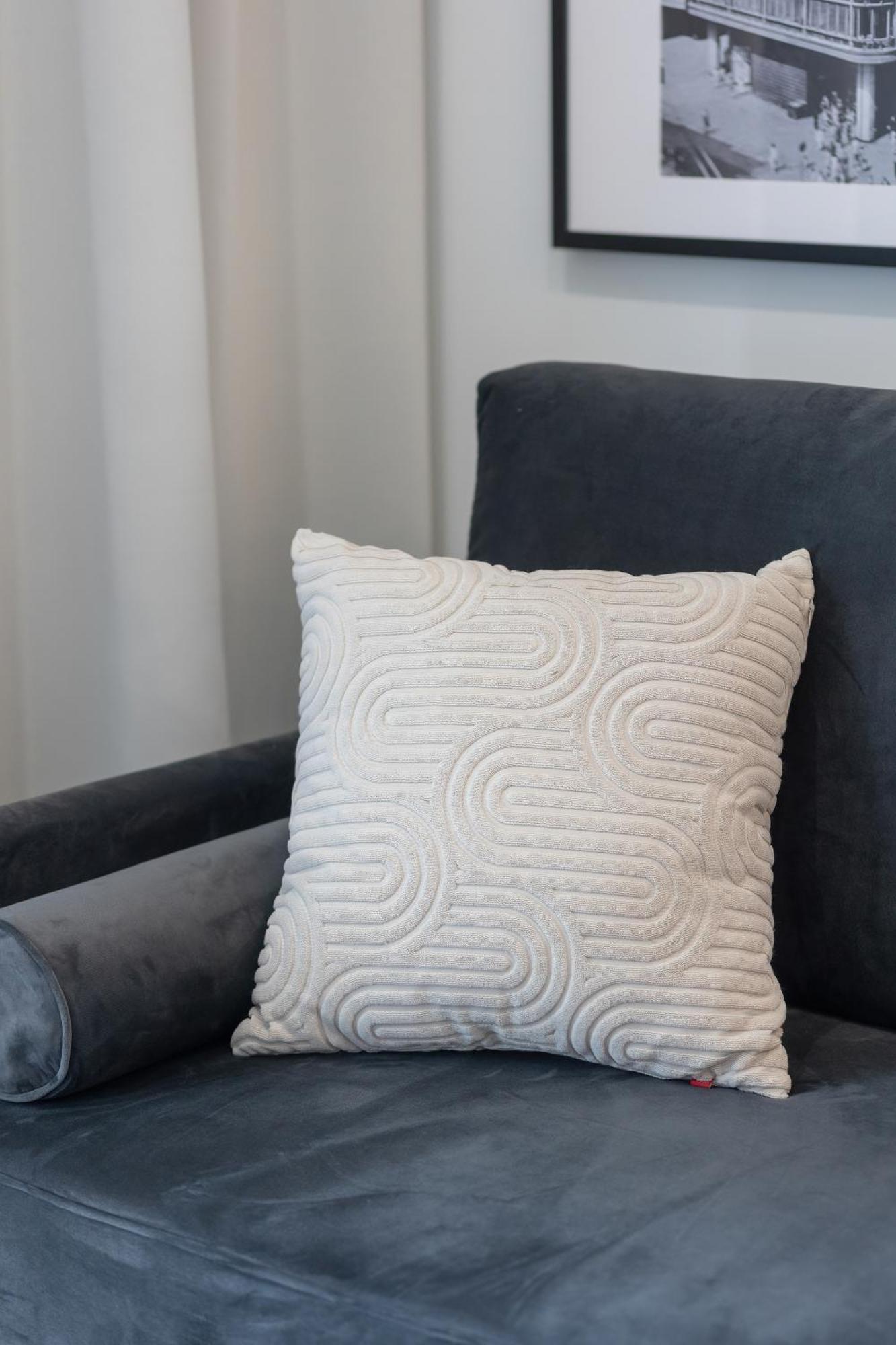 Center By Renters