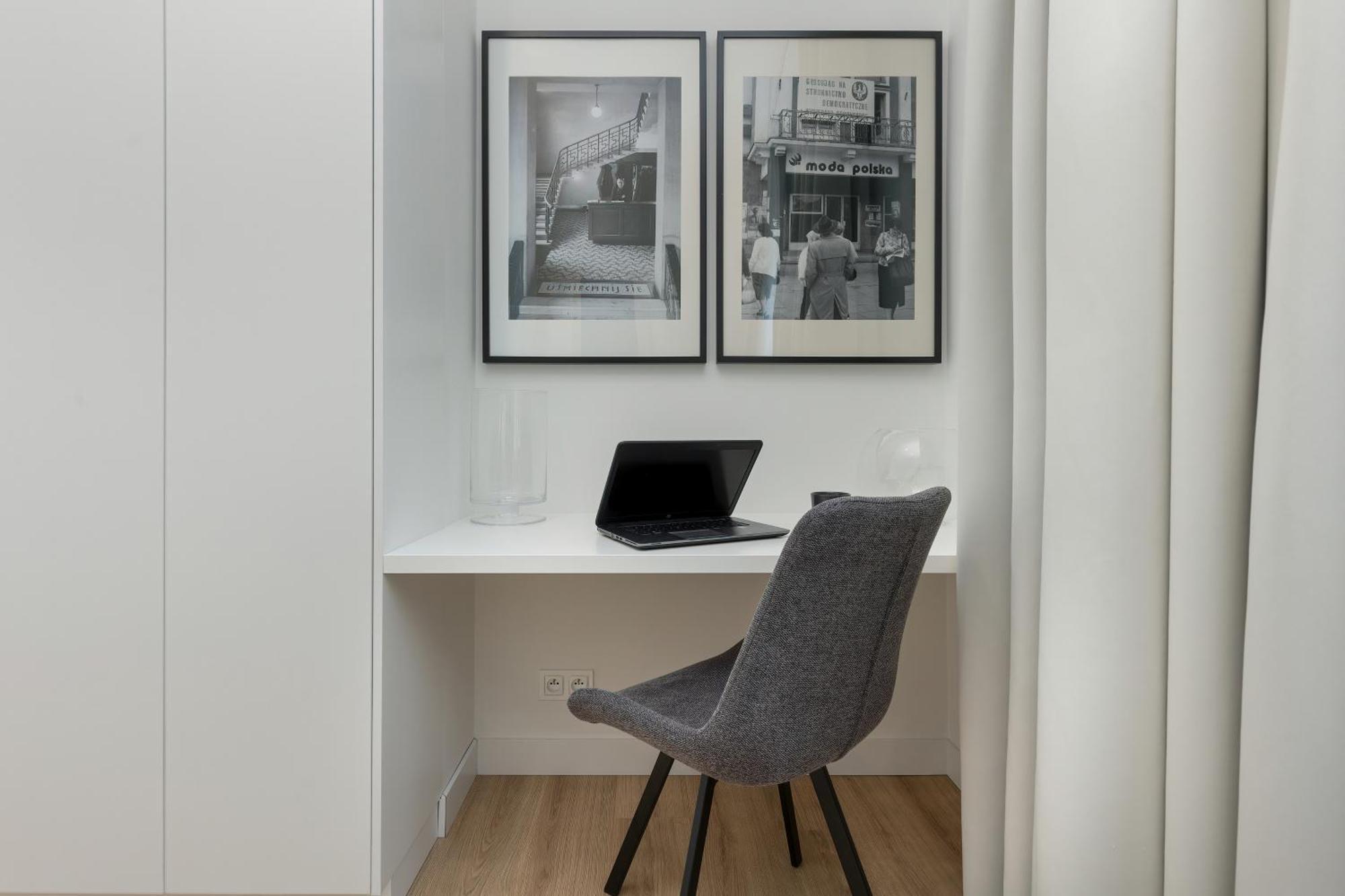 Center By Renters Apartment *