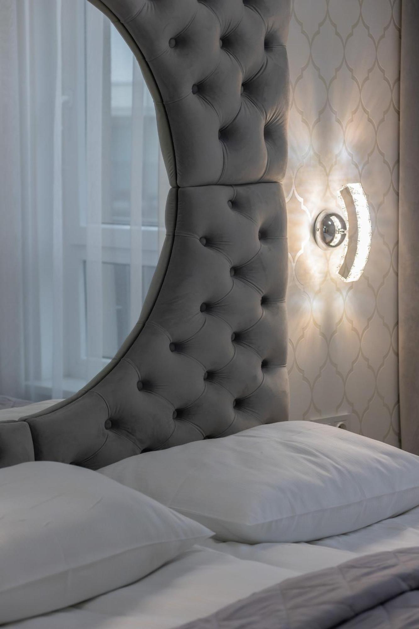 Praga Arte With Parking & Balcony By Renters Apartment *