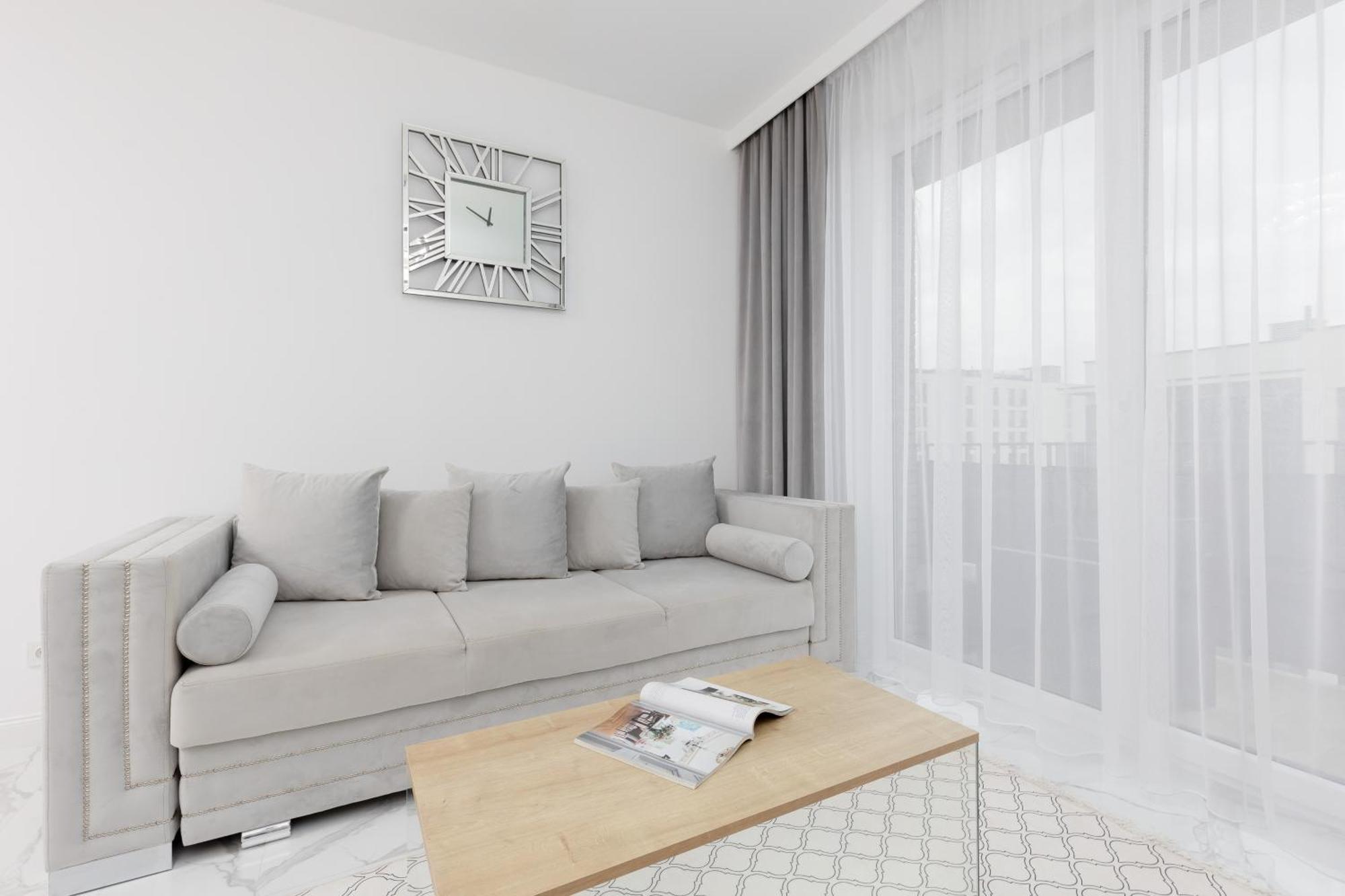 Praga Arte With Parking & Balcony By Renters Warschau