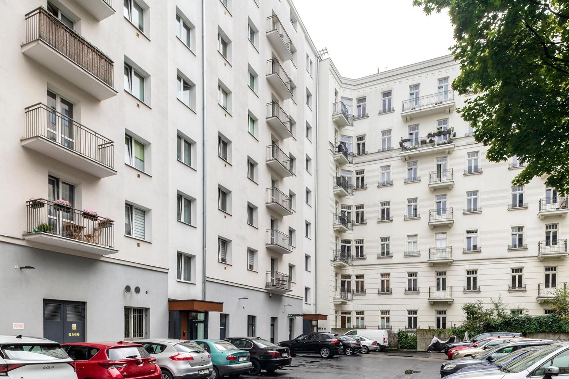 Paparazzi Apartment