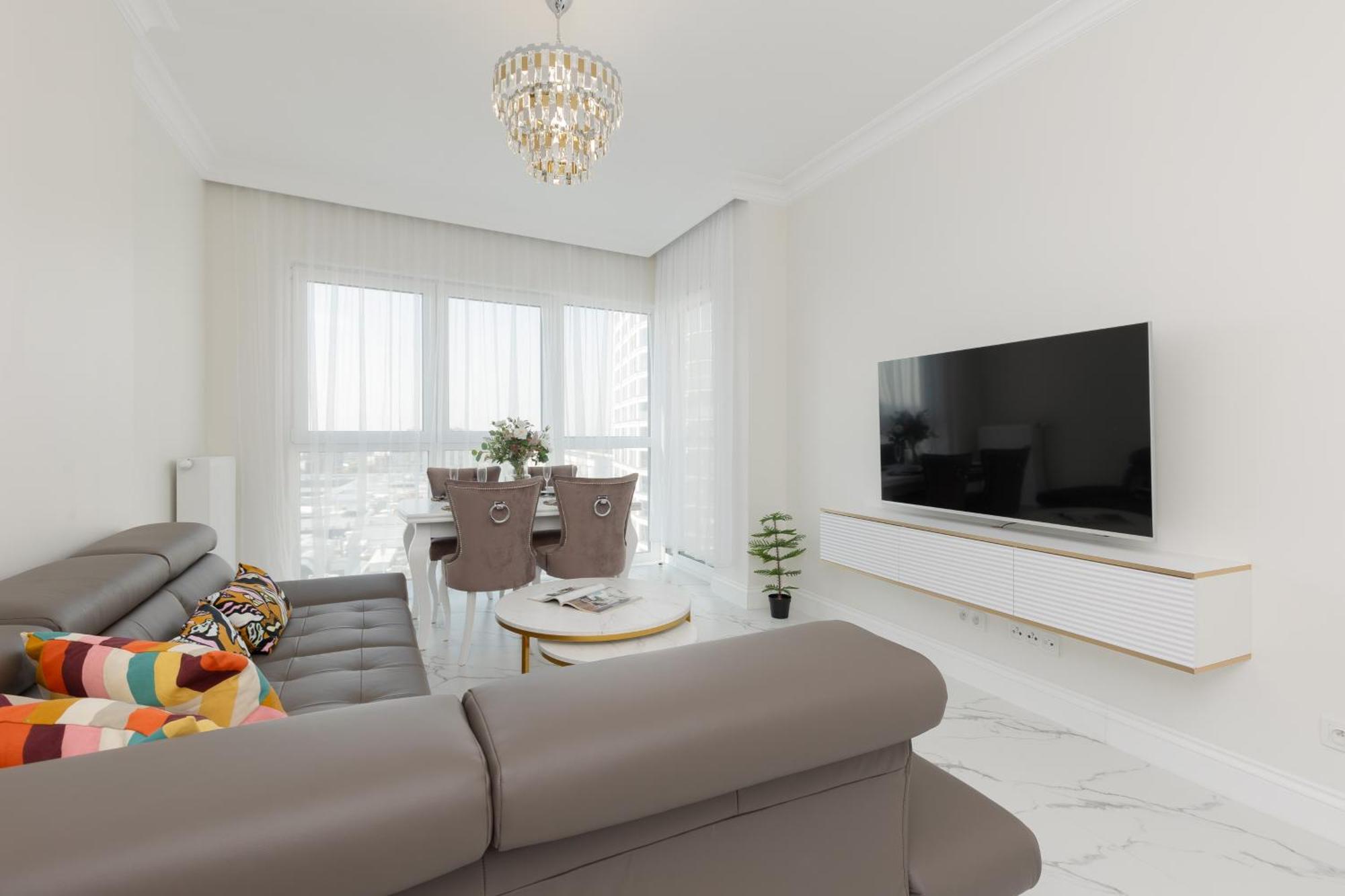 Business Kasprzaka With Parking By Renters * Warsaw
