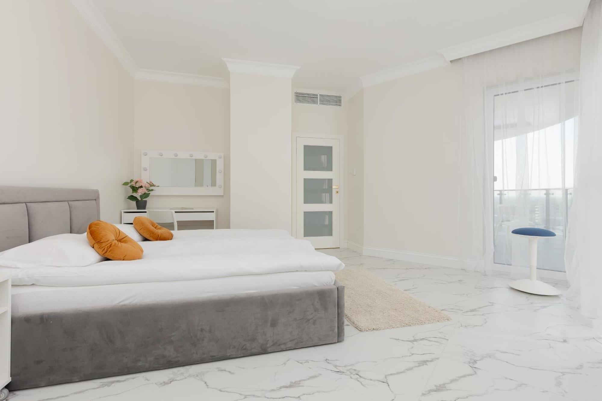 Aparthotel Business Kasprzaka With Parking By Renters