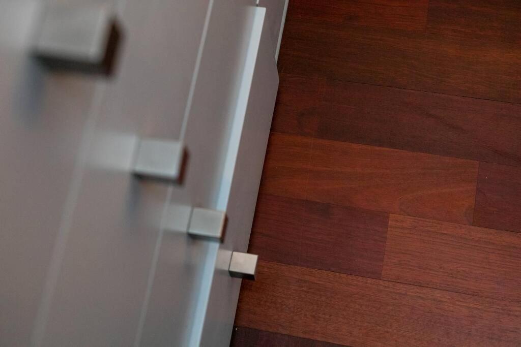 Stunning Apartment. Garage. Security. Mokotow Area Apartment *