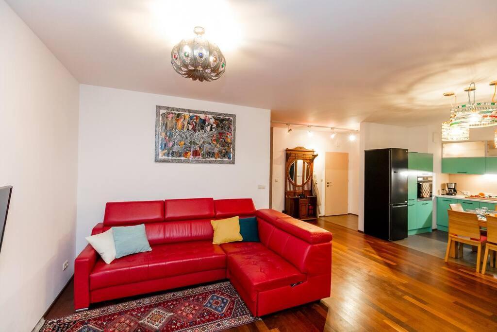 Stunning Apartment. Garage. Security. Mokotow Area Apartment *