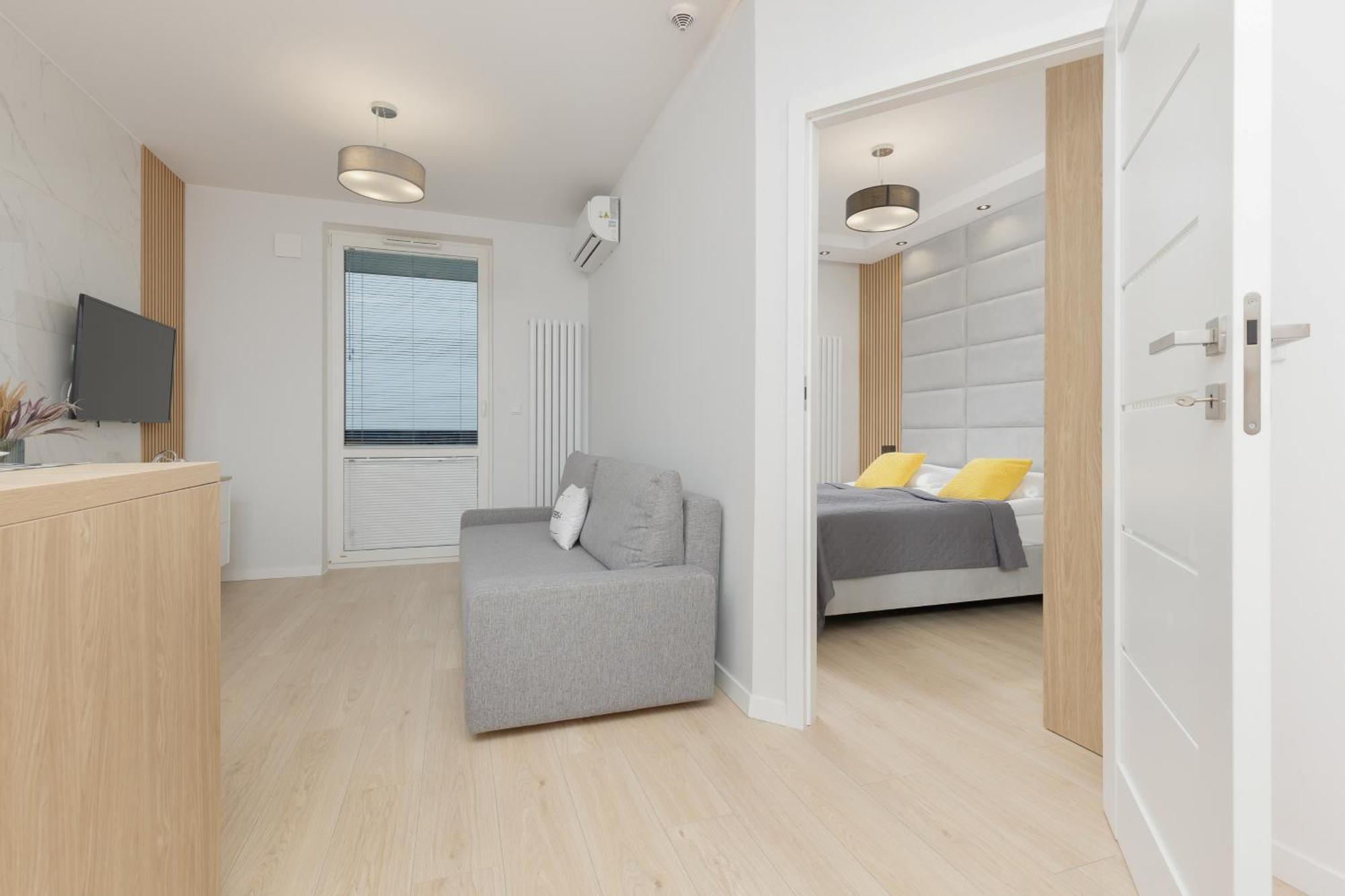 Modern With Balcony Near Aleje Jerozolimskie By Renters Apartament Warszawa