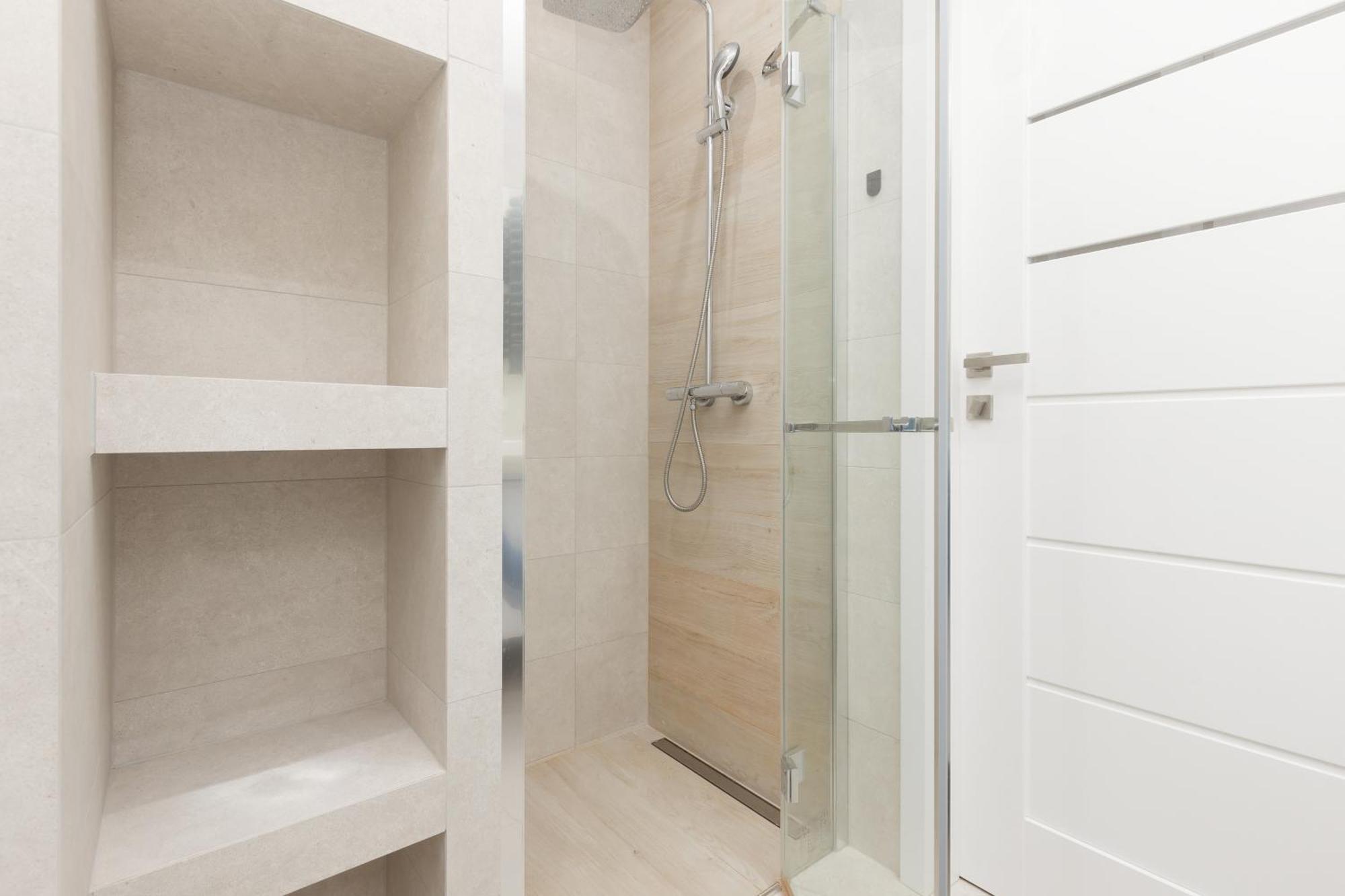 Modern With Balcony Near Aleje Jerozolimskie By Renters * Warszawa