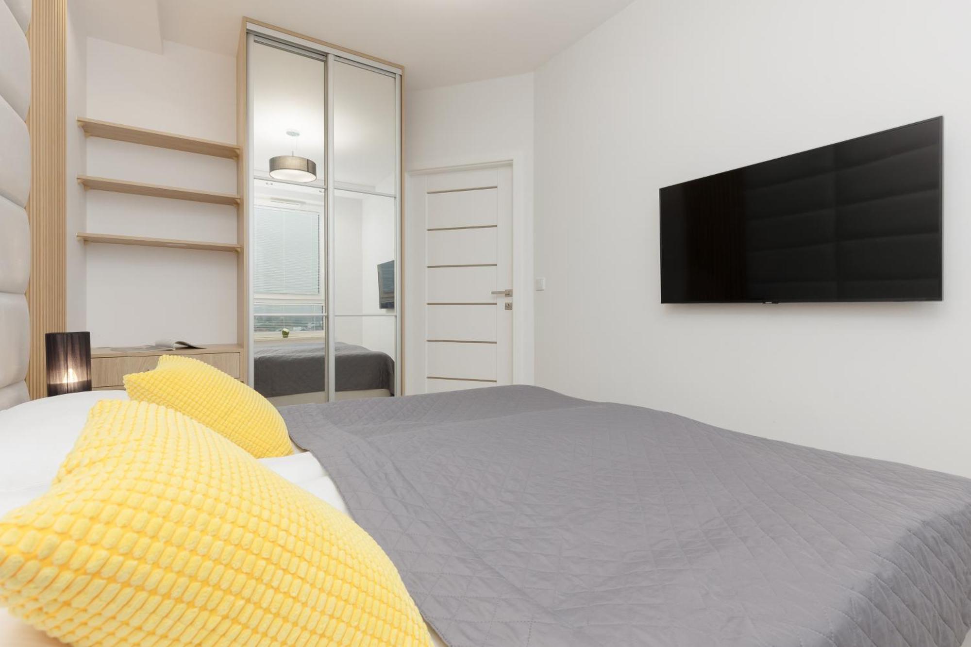 Apartament Modern With Balcony Near Aleje Jerozolimskie By Renters Warszawa