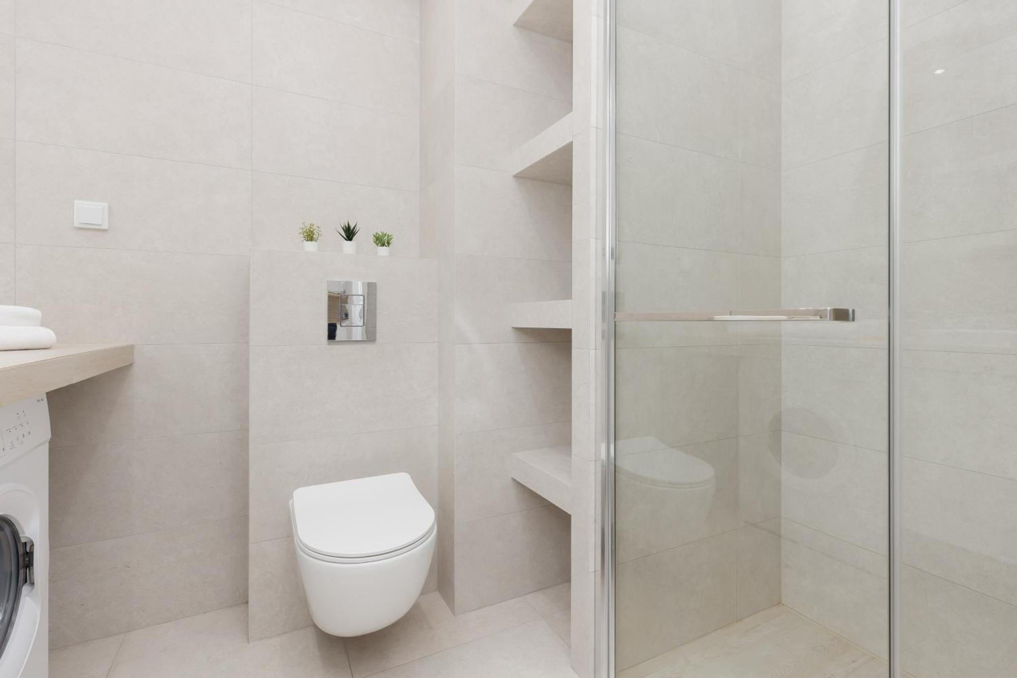 Modern With Balcony Near Aleje Jerozolimskie By Renters Apartament