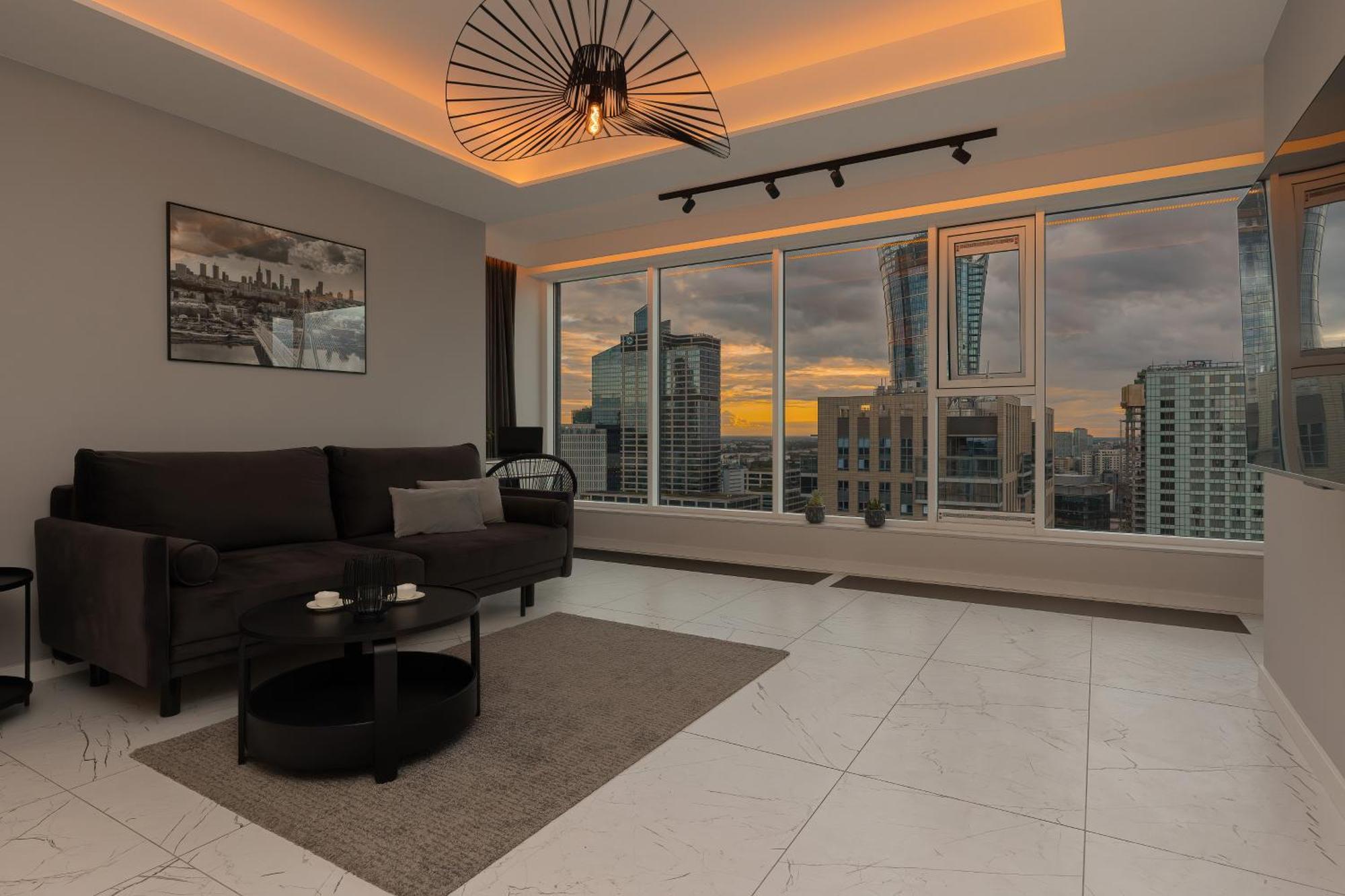 Luxurious Unique Tower With Skyline By Renters Prestige