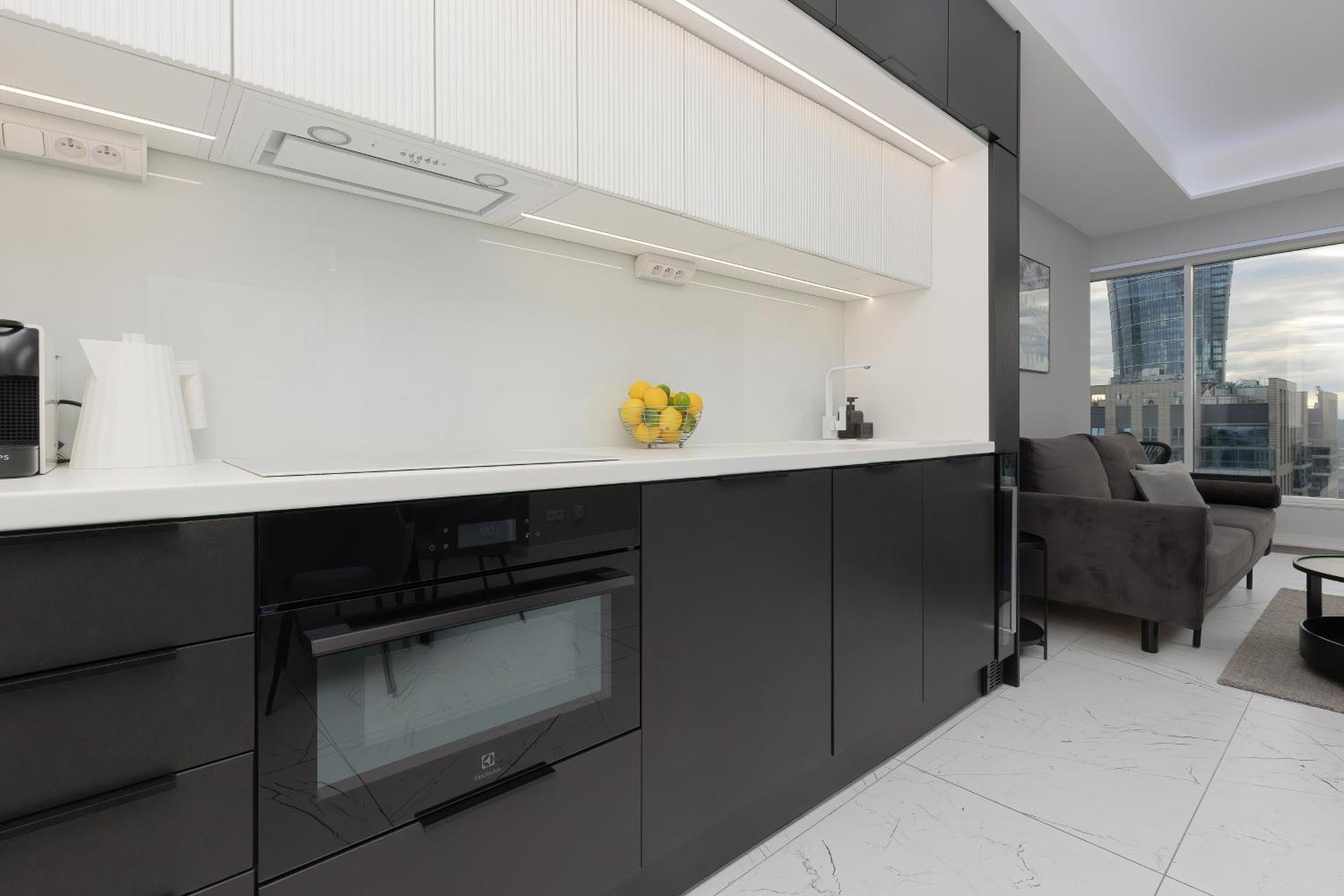 Luxurious Unique Tower With Skyline By Renters Prestige Apartment *