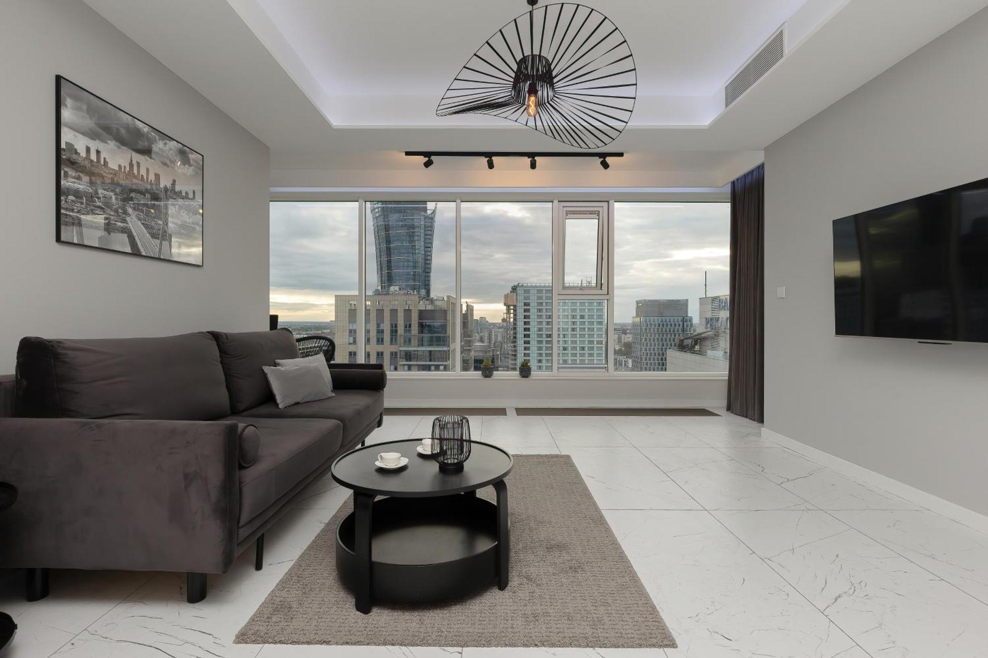 Apartment Luxurious Unique Tower With Skyline By Renters Prestige