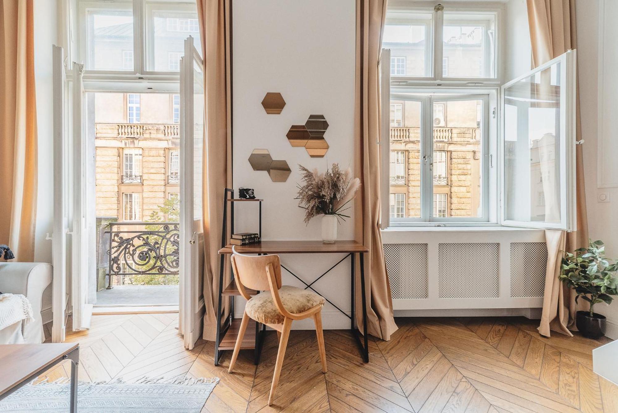 Modern Loft With Balcony Next To Mariott -600mbps Wifi *